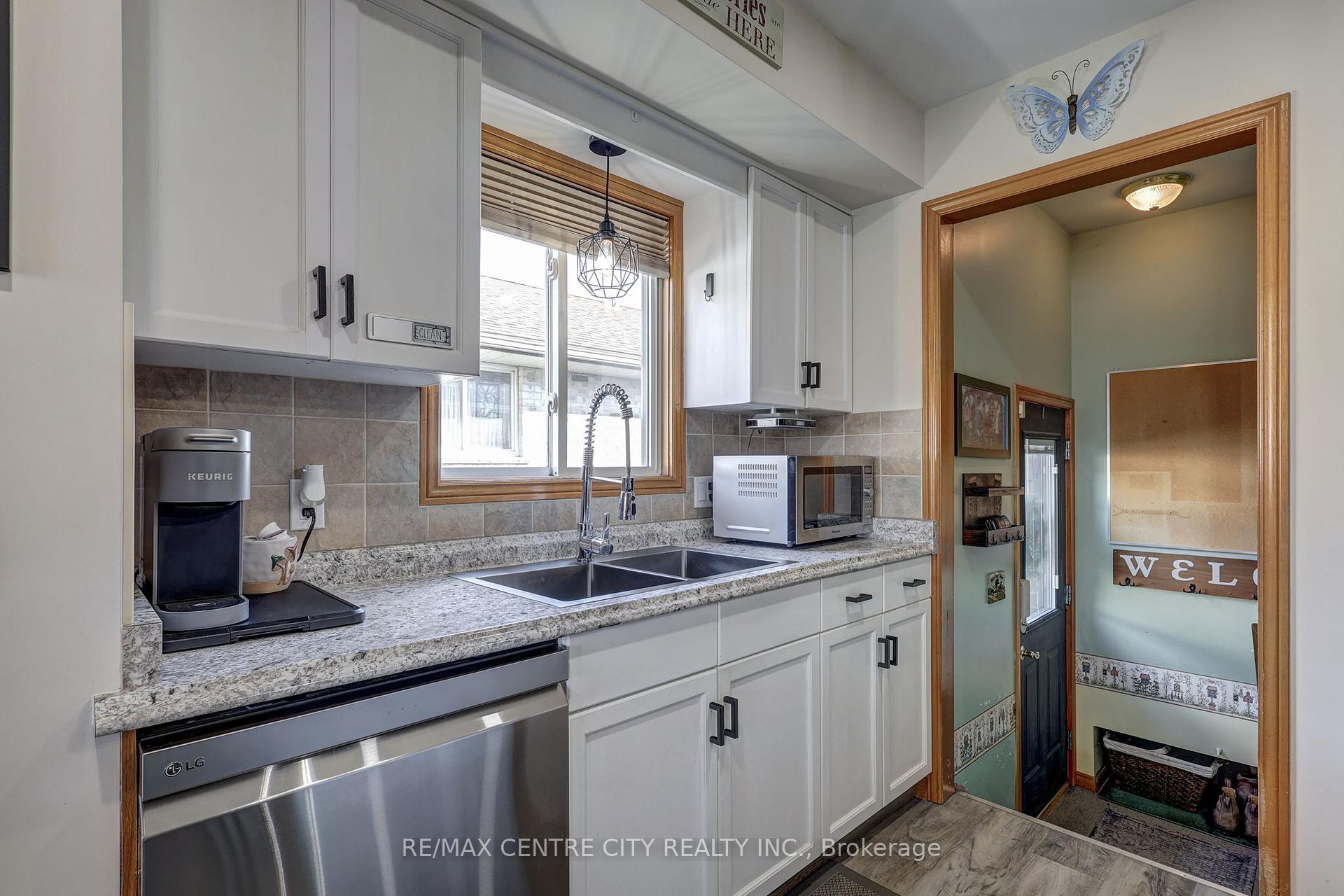 Photo 13 of 627 Highview Drive, St. Thomas — HOMEH