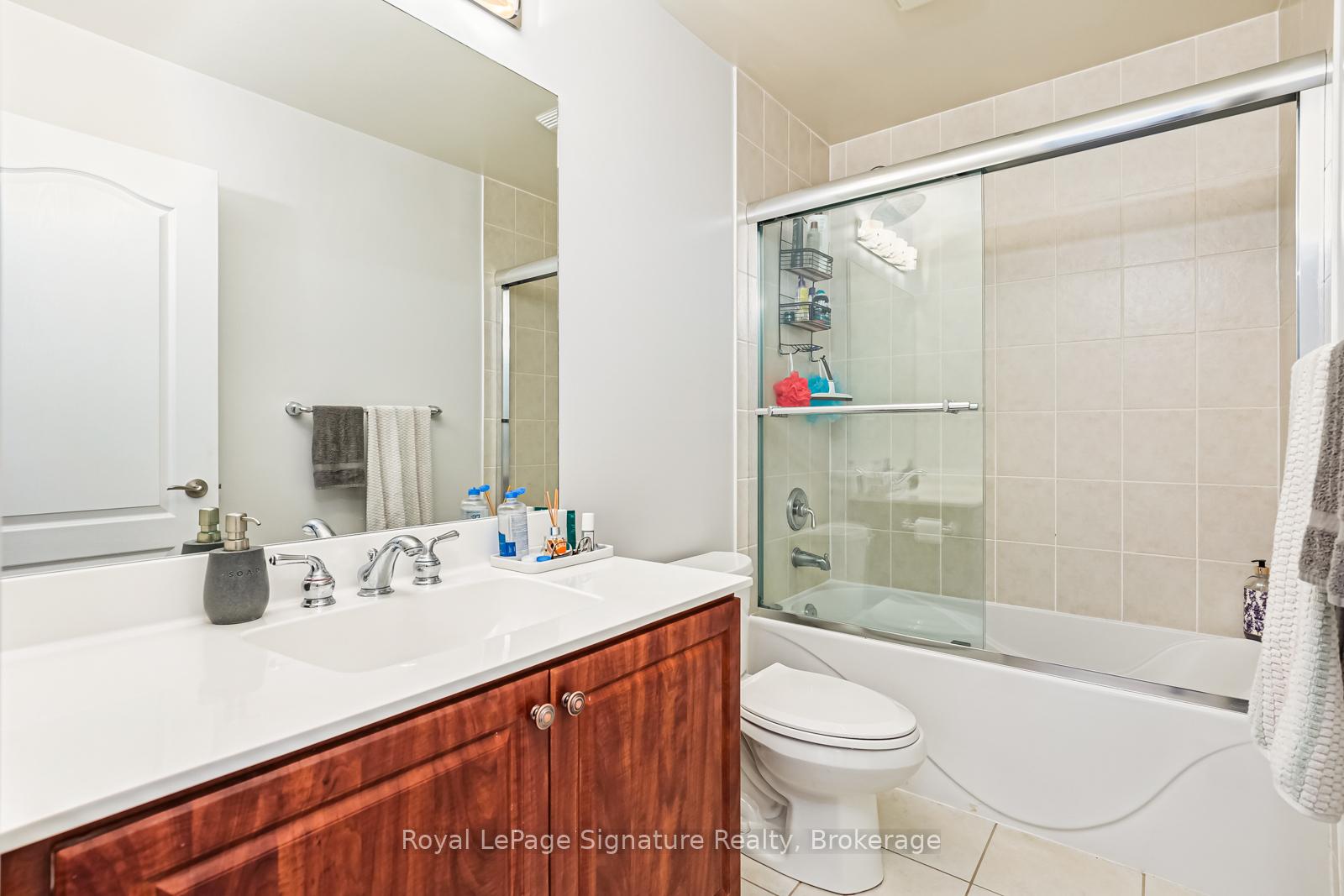 Photo 24 of 14 Montclair Mews, Collingwood — HOMEH