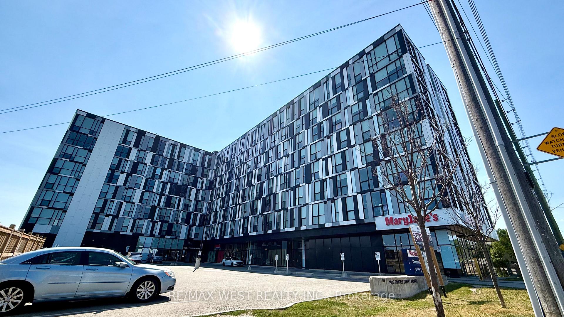 Front of Unit 712, 1900 Simcoe Street N