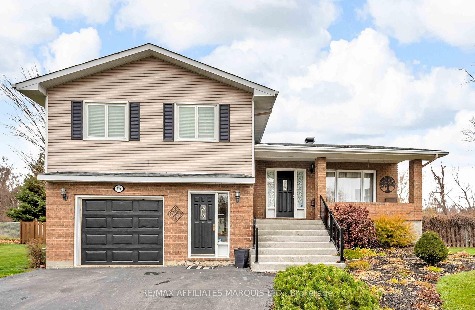 Photo 2 of 724 Jase Street, Cornwall — HOMEH