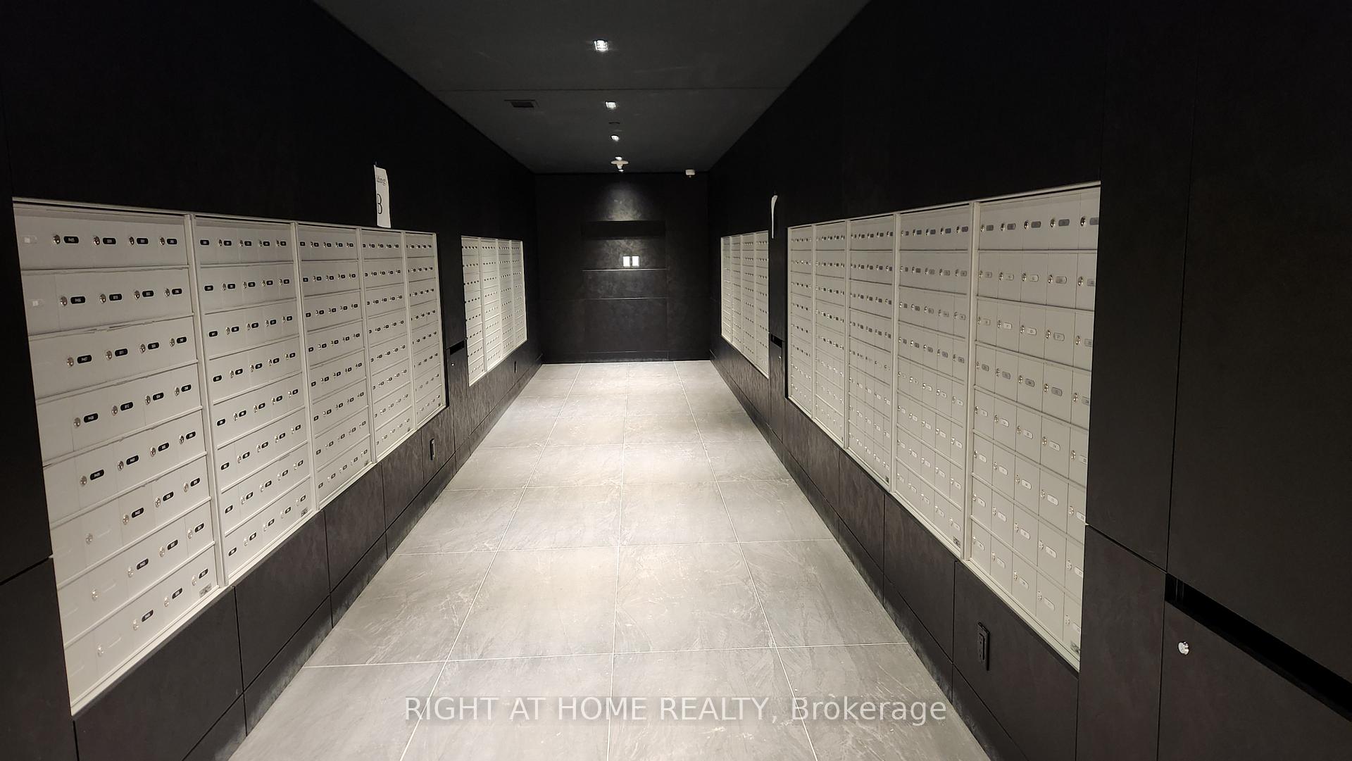 Photo 6 of Unit B-2901, 50 Upper Mall Way, Vaughan, Brownridge — HOMEH