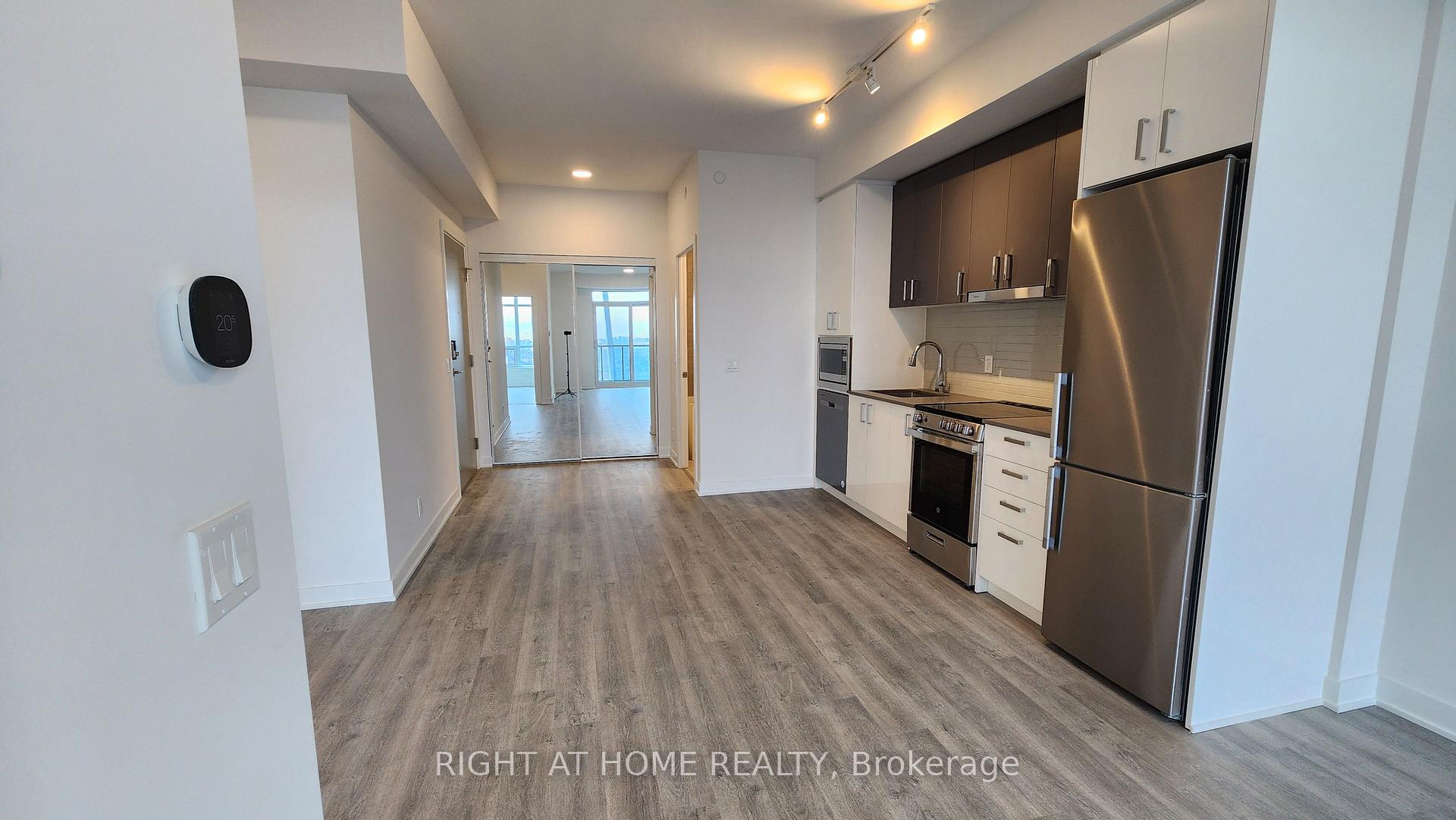 Photo 8 of Unit B-2901, 50 Upper Mall Way, Vaughan, Brownridge — HOMEH