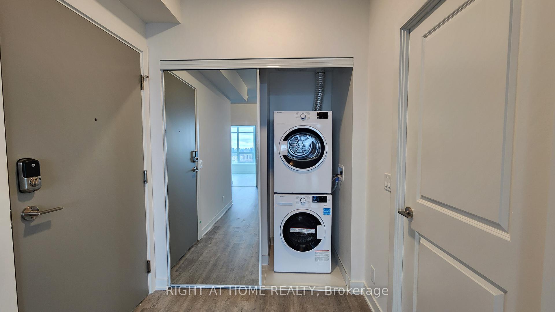 Photo 9 of Unit B-2901, 50 Upper Mall Way, Vaughan, Brownridge — HOMEH