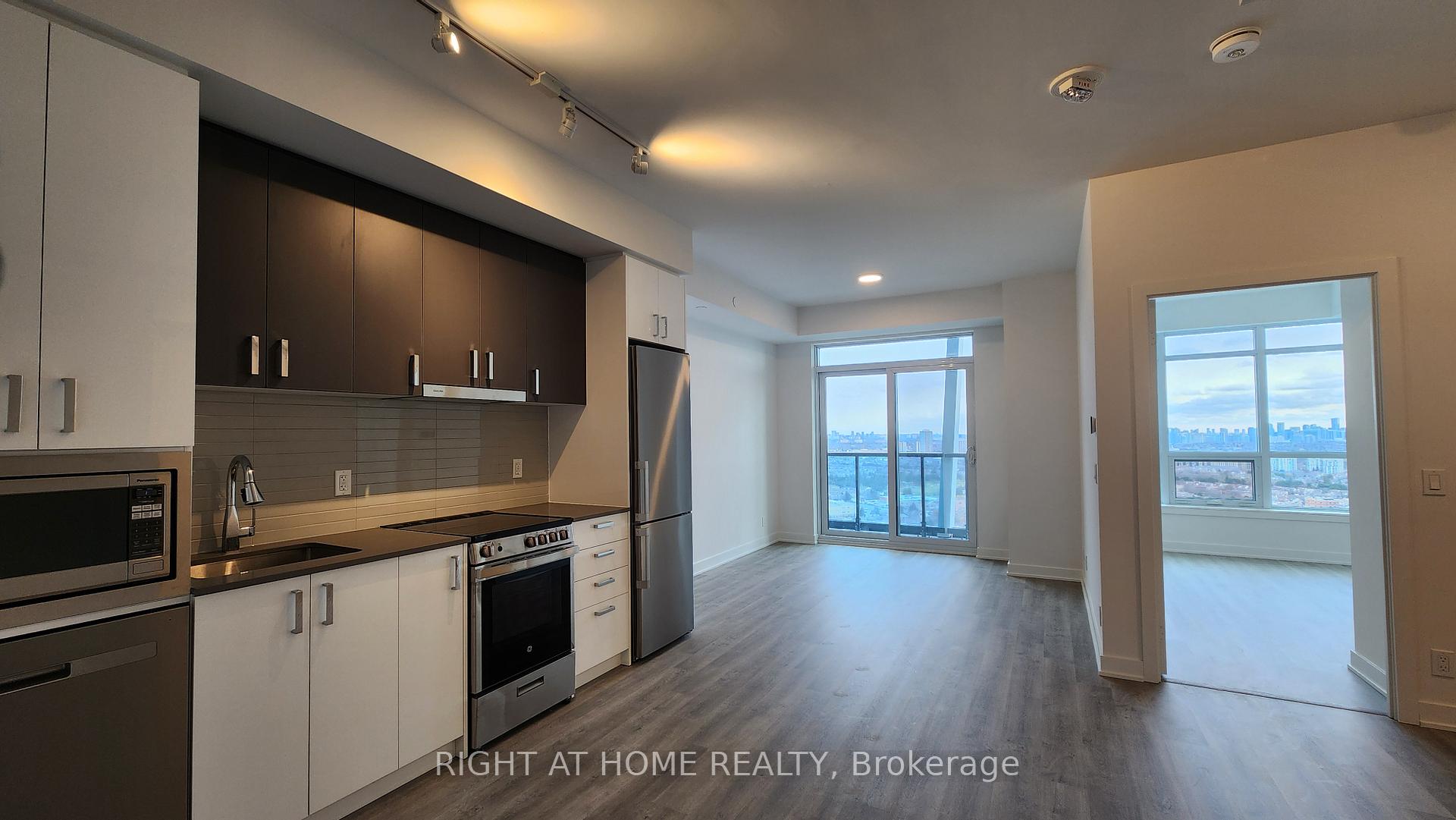 Photo 11 of Unit B-2901, 50 Upper Mall Way, Vaughan, Brownridge — HOMEH