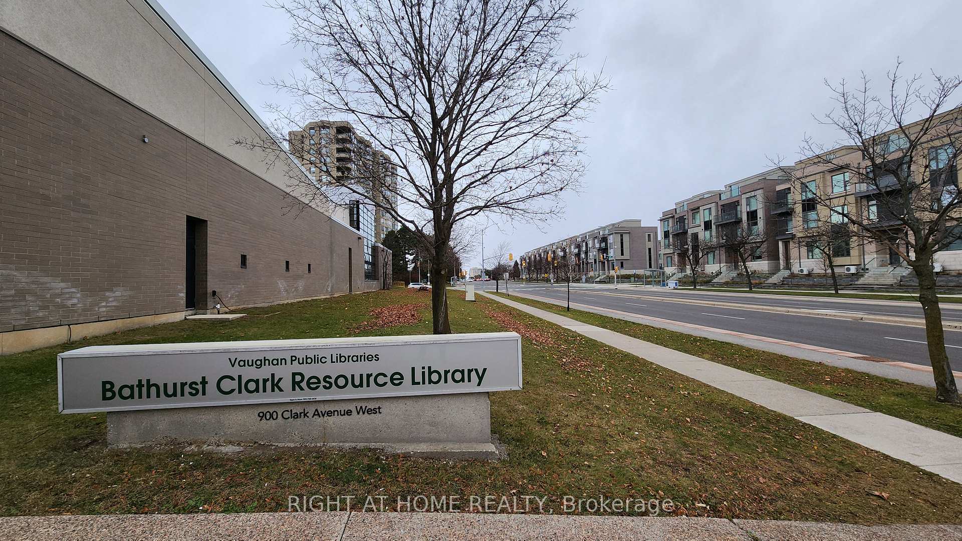 Photo 22 of Unit B-2901, 50 Upper Mall Way, Vaughan, Brownridge — HOMEH