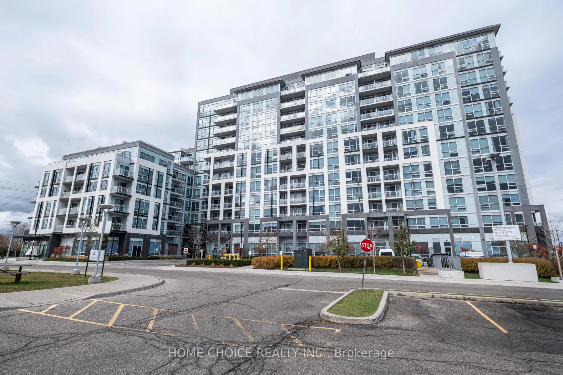 Front of Unit 614, 1050 Main Street E