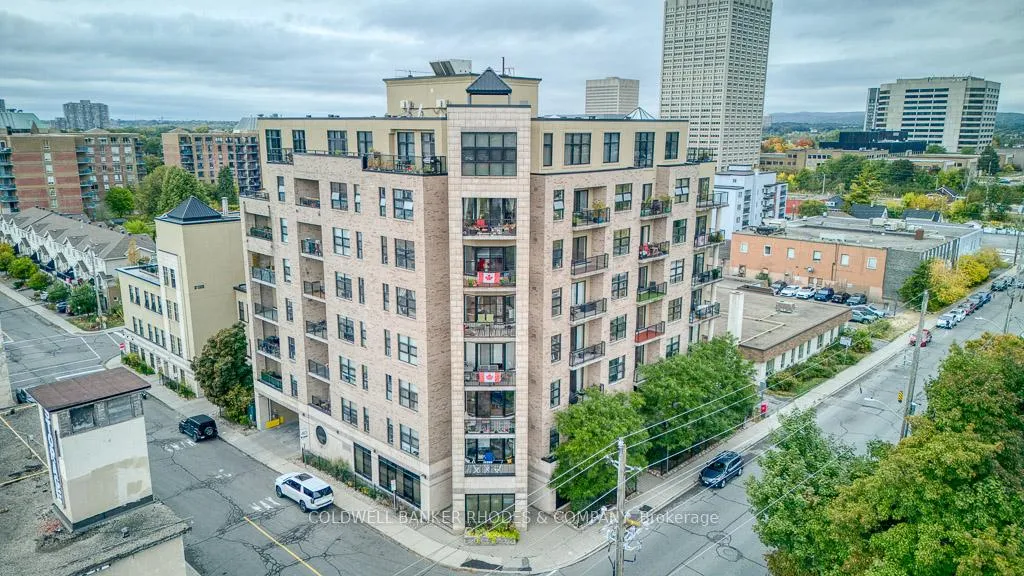 Front of Unit 405, 320 Parkdale Avenue