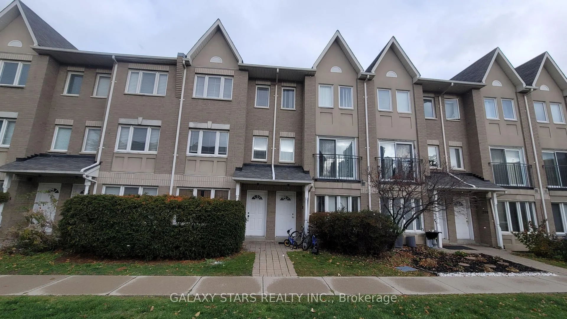 Front of Unit 206 (Parking Space), 29 Rosebank Drive