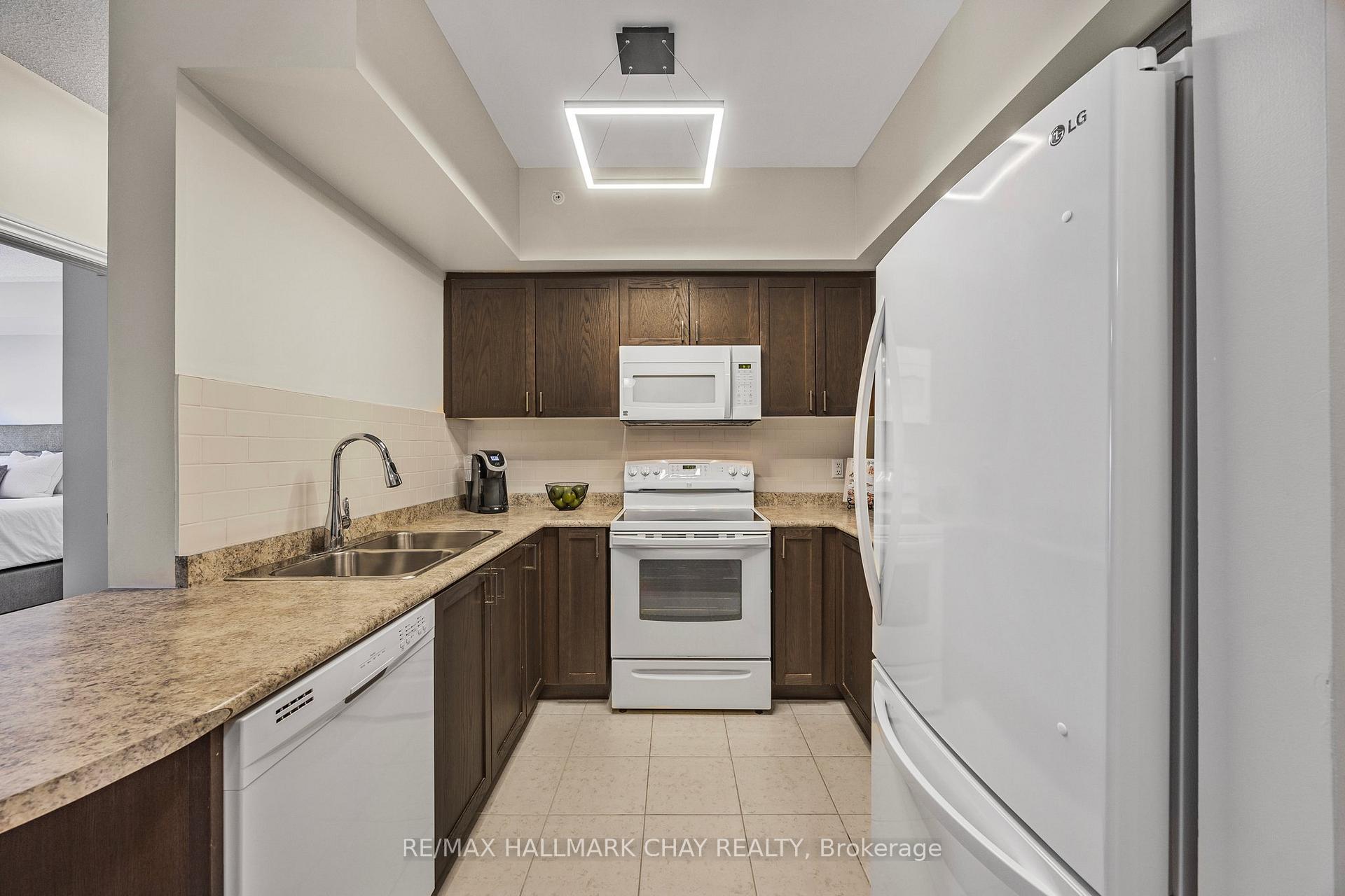 Photo 8 of Unit 107, 100 Dean Avenue, Barrie, Painswick South — HOMEH
