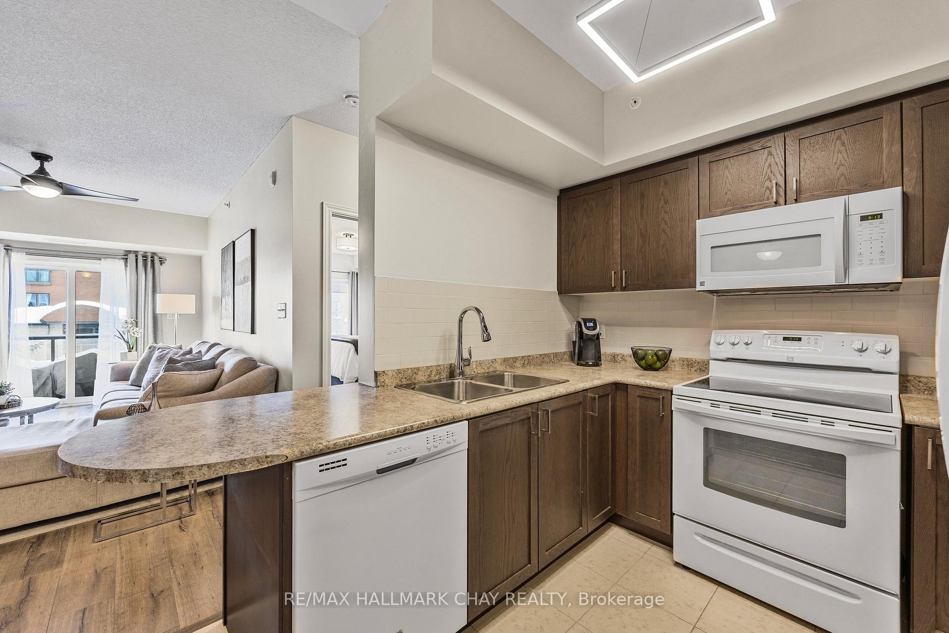 Photo 9 of Unit 107, 100 Dean Avenue, Barrie, Painswick South — HOMEH
