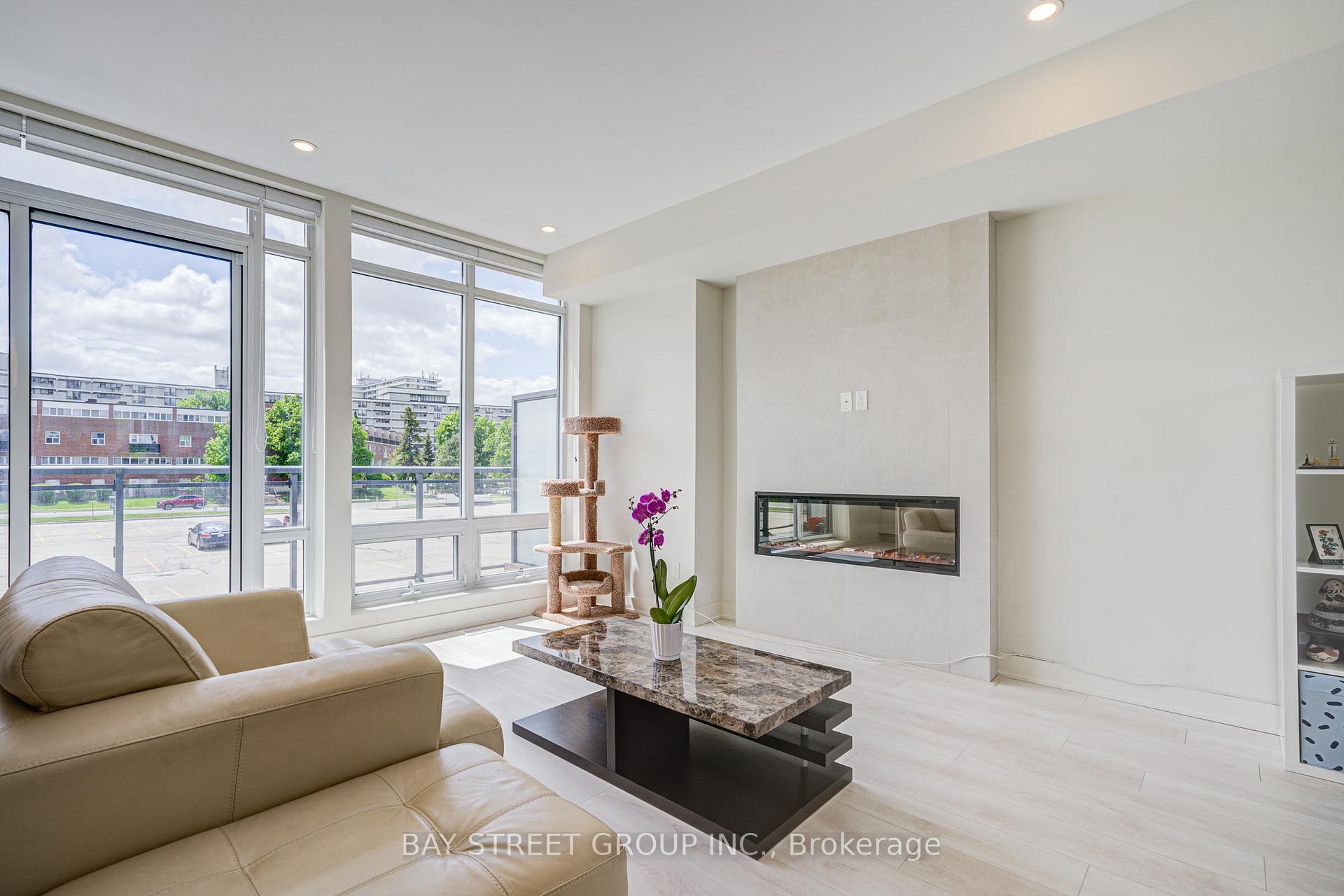 Photo 6 of 27 Sonic Way, Toronto, Flemingdon Park — HOMEH