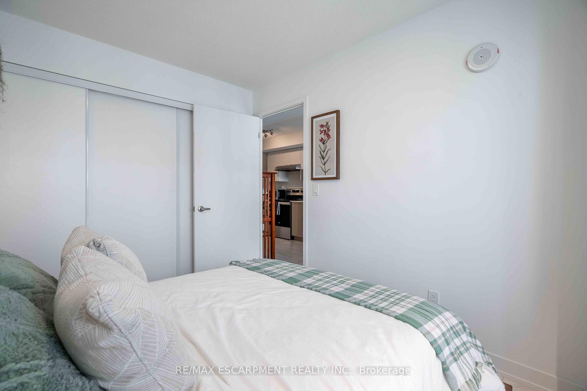 Photo 2 of Unit A310, 1117 Cooke Boulevard, Burlington, LaSalle — HOMEH