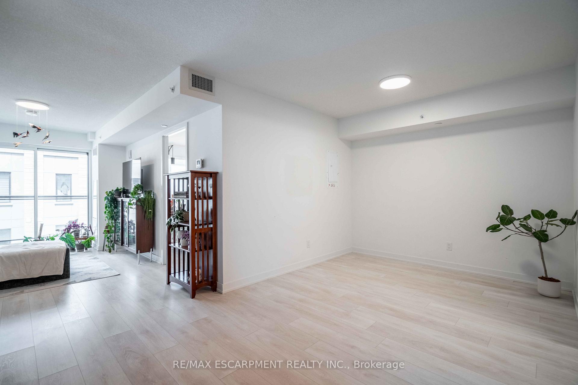 Photo 11 of Unit A310, 1117 Cooke Boulevard, Burlington, LaSalle — HOMEH