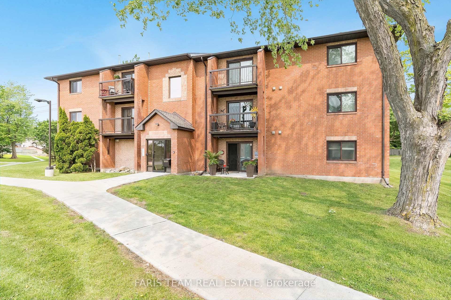 Photo 3 of Unit G12, 147 Edgehill Drive, Barrie, Letitia Heights — HOMEH