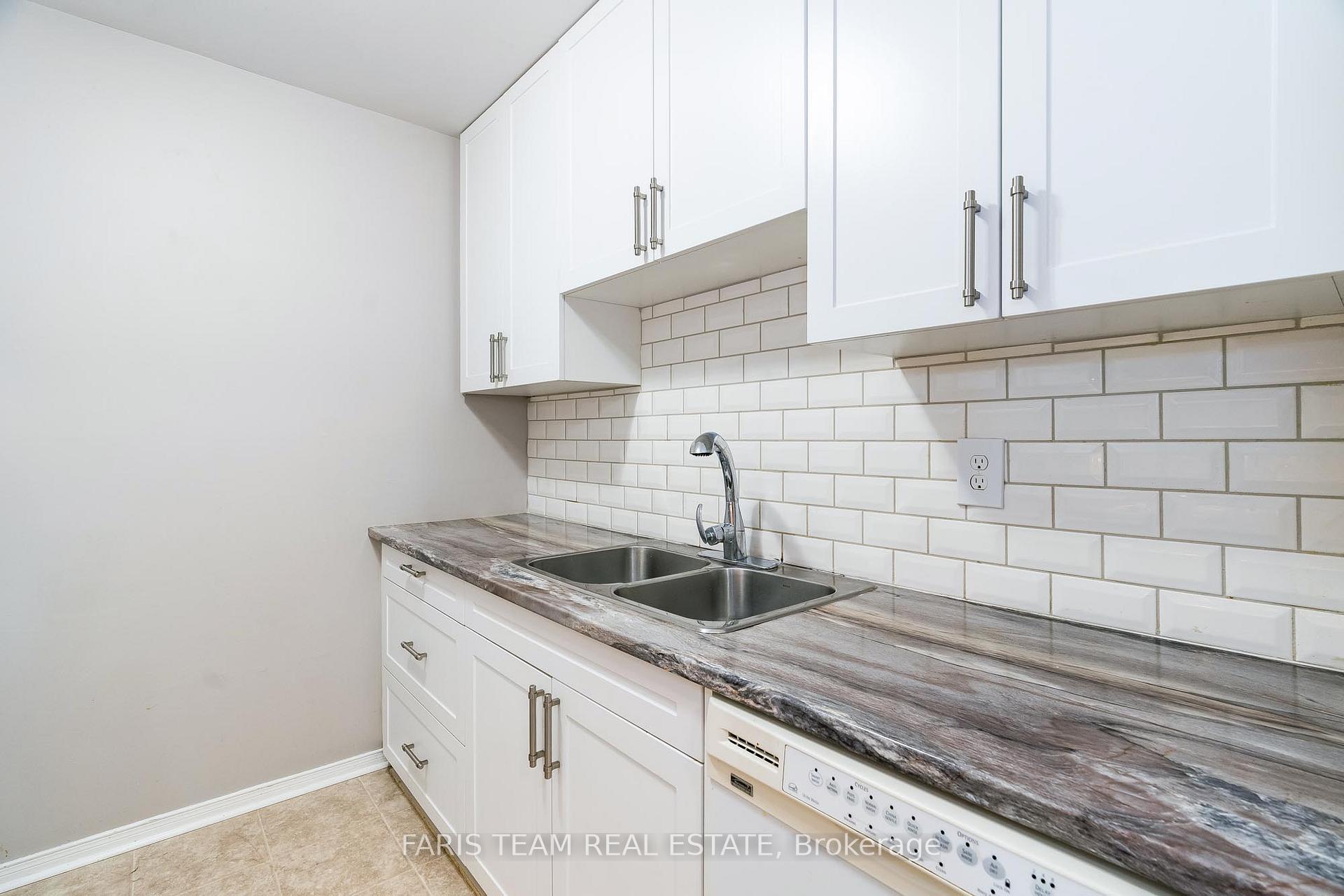 Photo 6 of Unit G12, 147 Edgehill Drive, Barrie, Letitia Heights — HOMEH