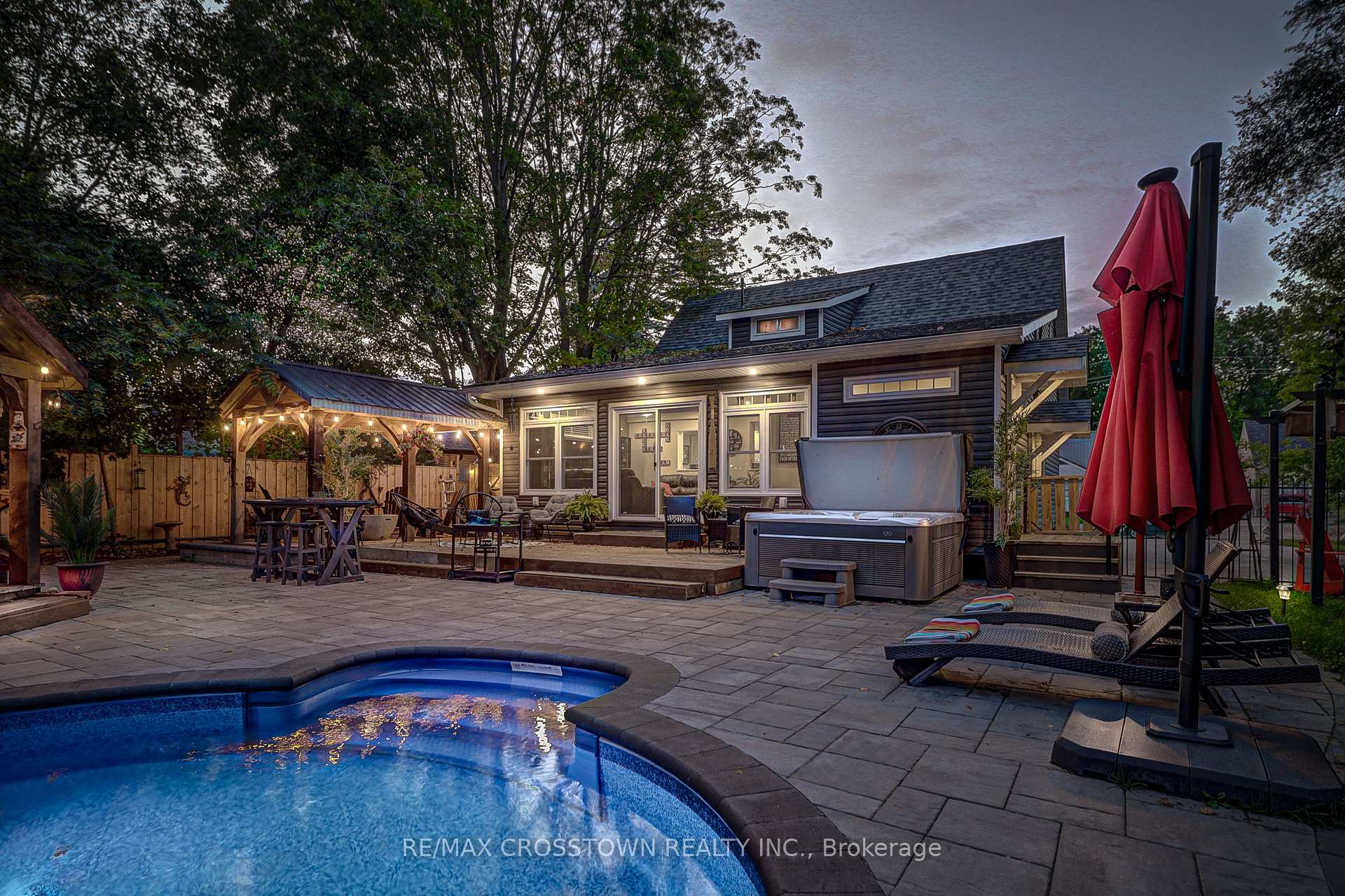 Photo 2 of 75 Gunn Street, Barrie, Wellington — HOMEH
