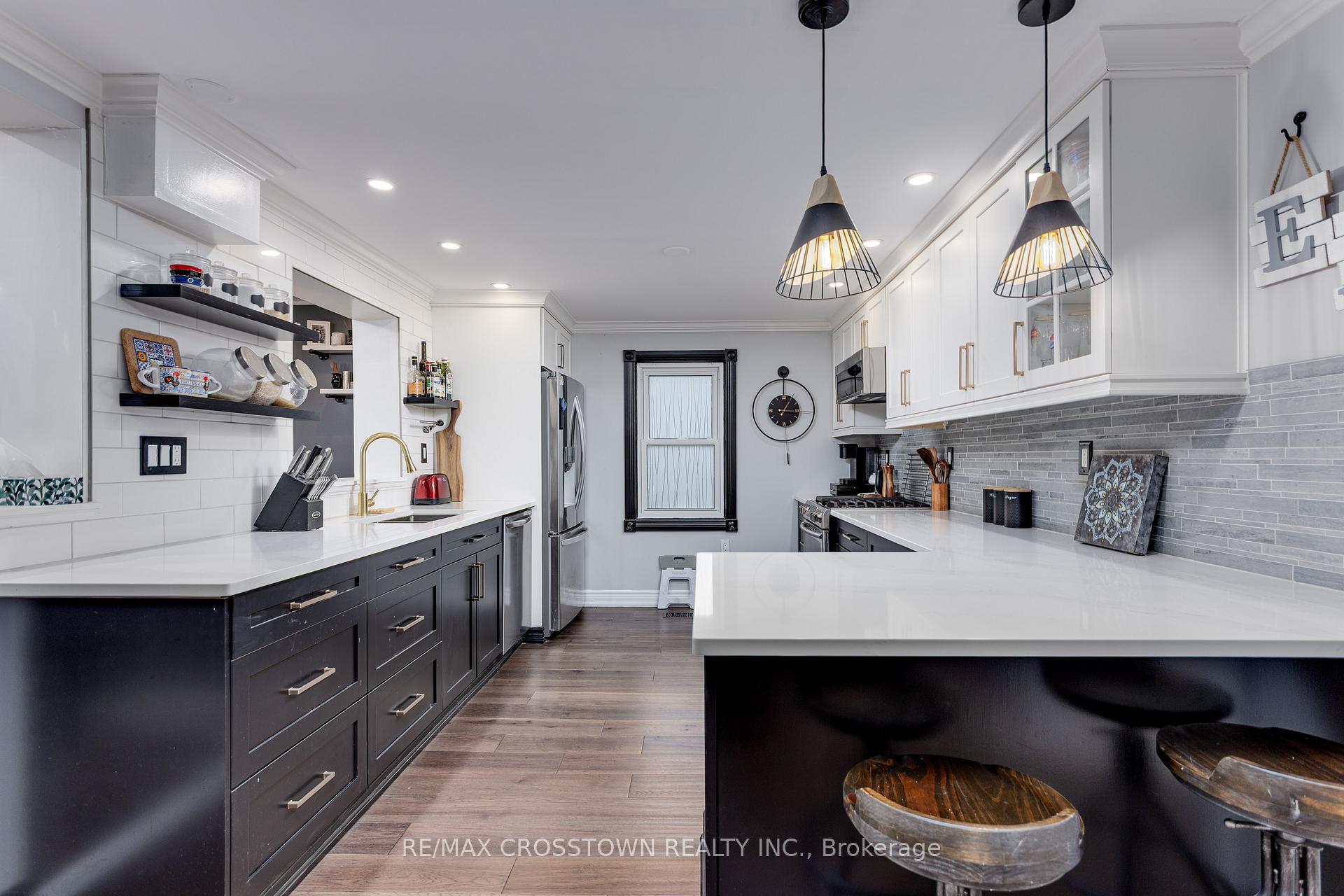 Photo 10 of 75 Gunn Street, Barrie, Wellington — HOMEH