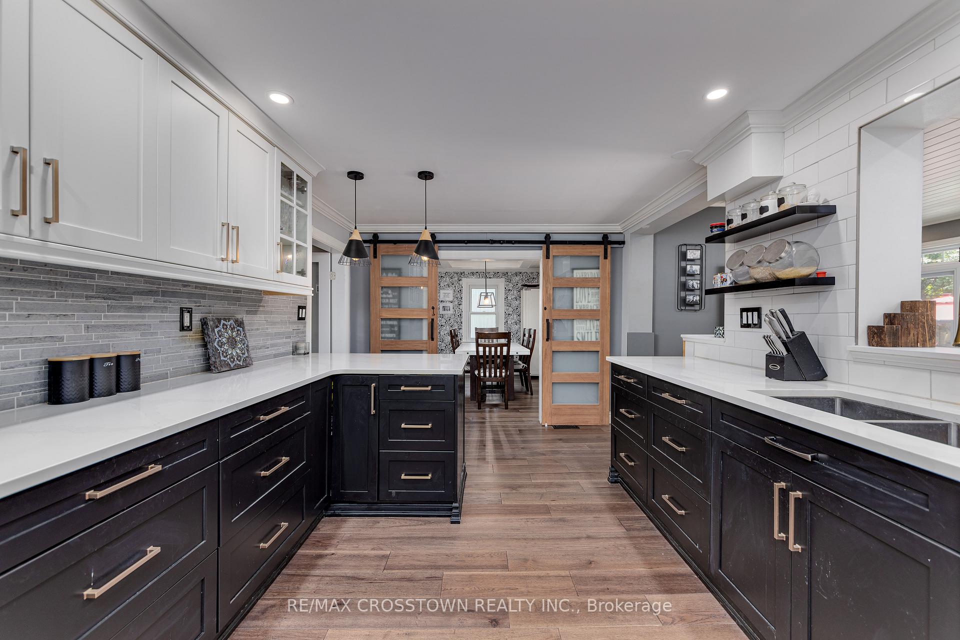 Photo 13 of 75 Gunn Street, Barrie, Wellington — HOMEH