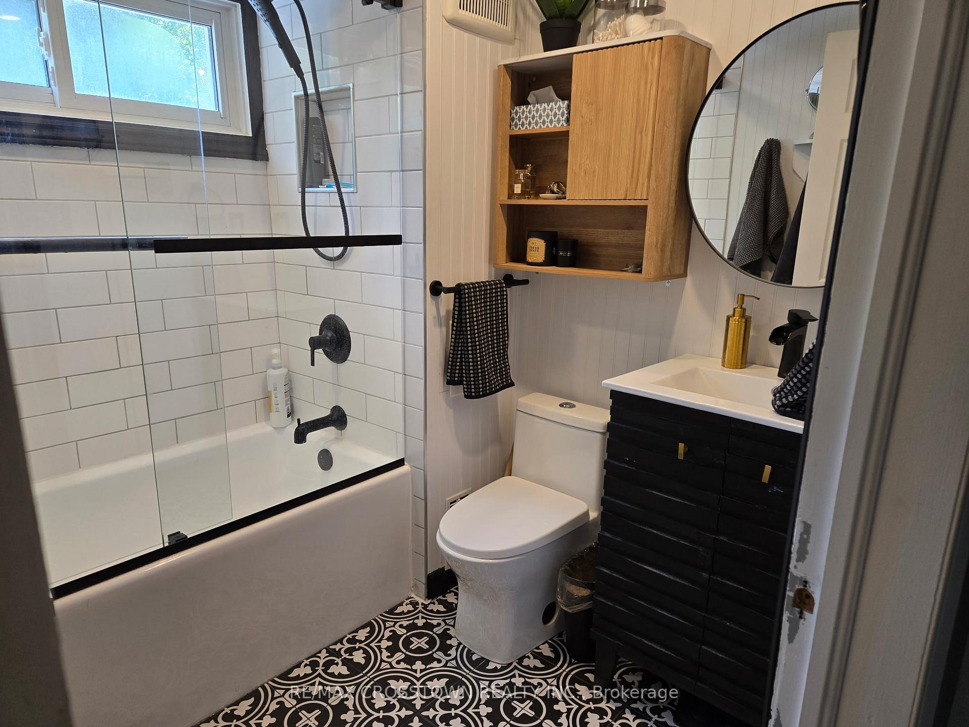 Photo 27 of 75 Gunn Street, Barrie, Wellington — HOMEH