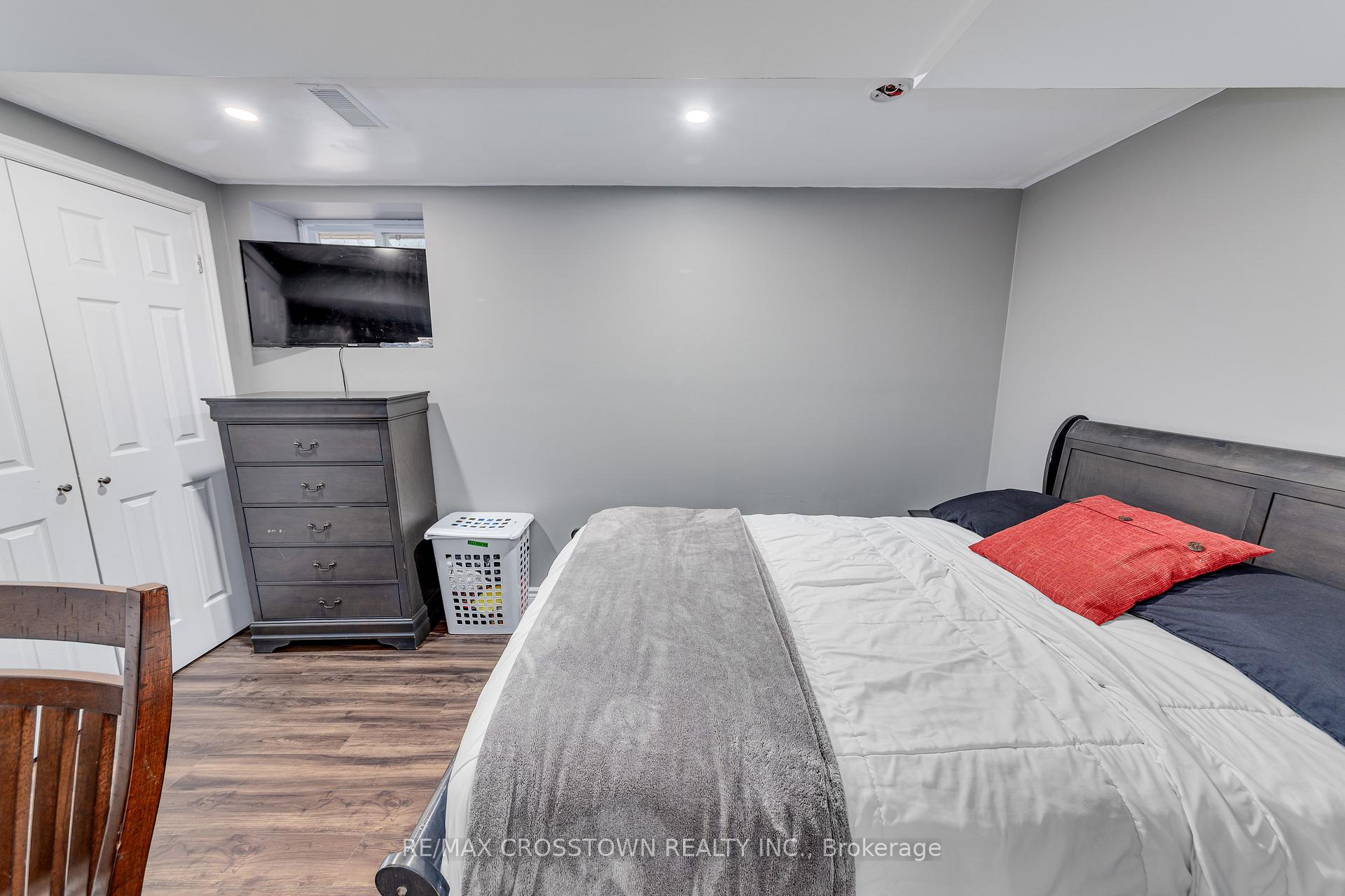 Photo 31 of 75 Gunn Street, Barrie, Wellington — HOMEH