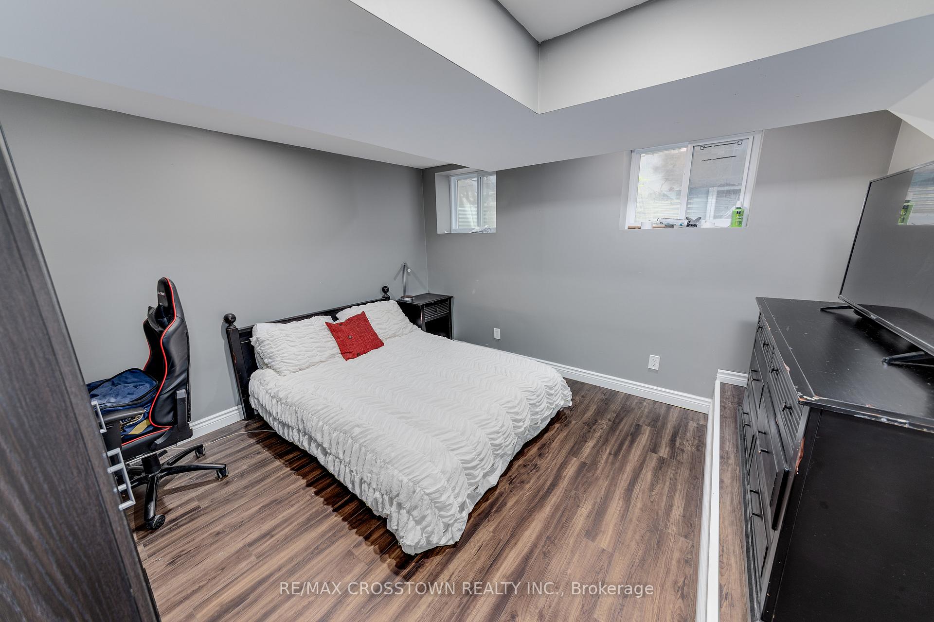 Photo 32 of 75 Gunn Street, Barrie, Wellington — HOMEH