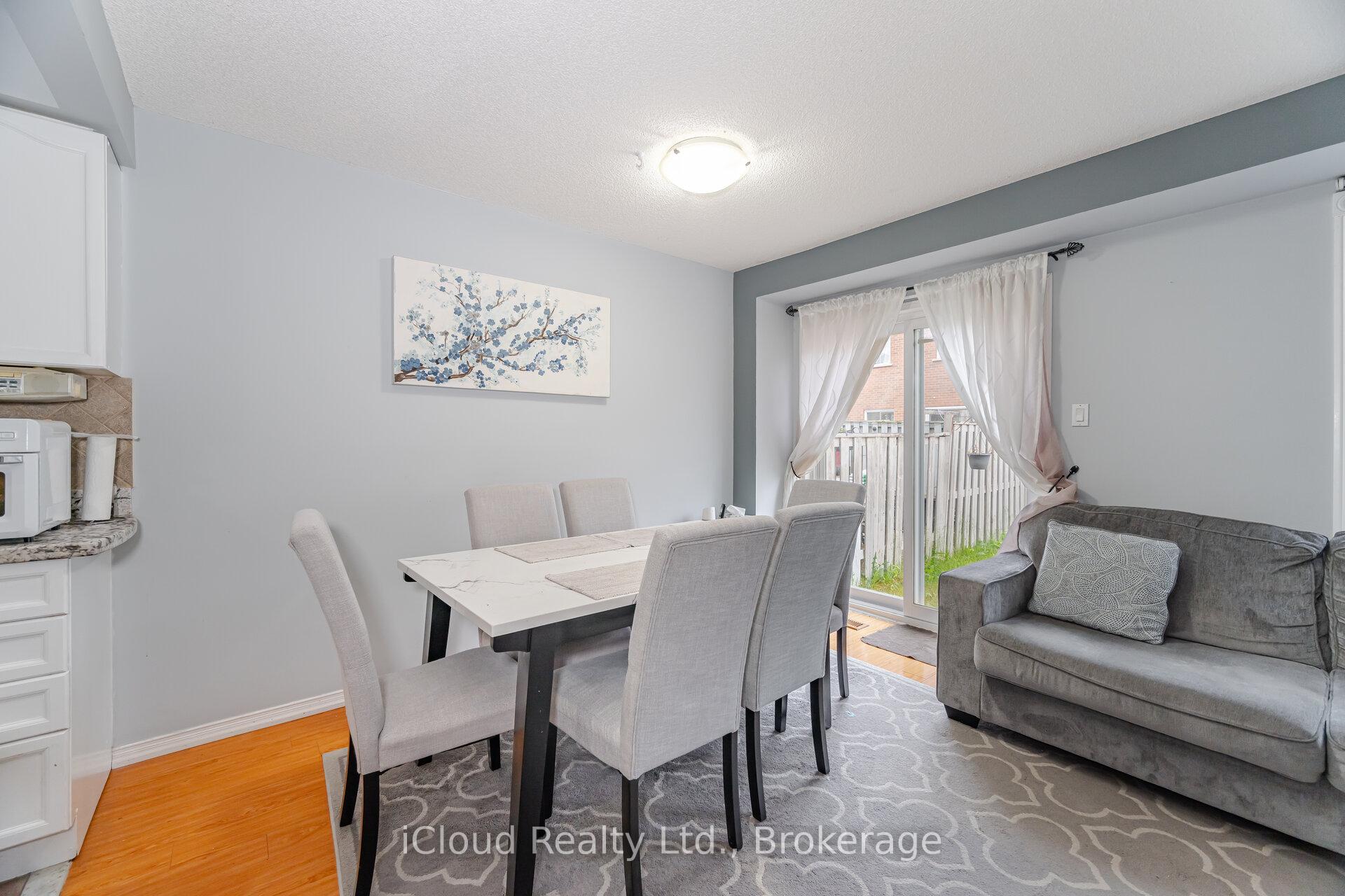 Photo 8 of 35 Tania Crescent, Vaughan, Maple — HOMEH