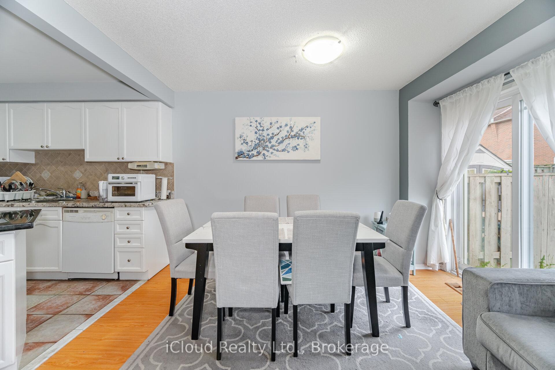 Photo 9 of 35 Tania Crescent, Vaughan, Maple — HOMEH