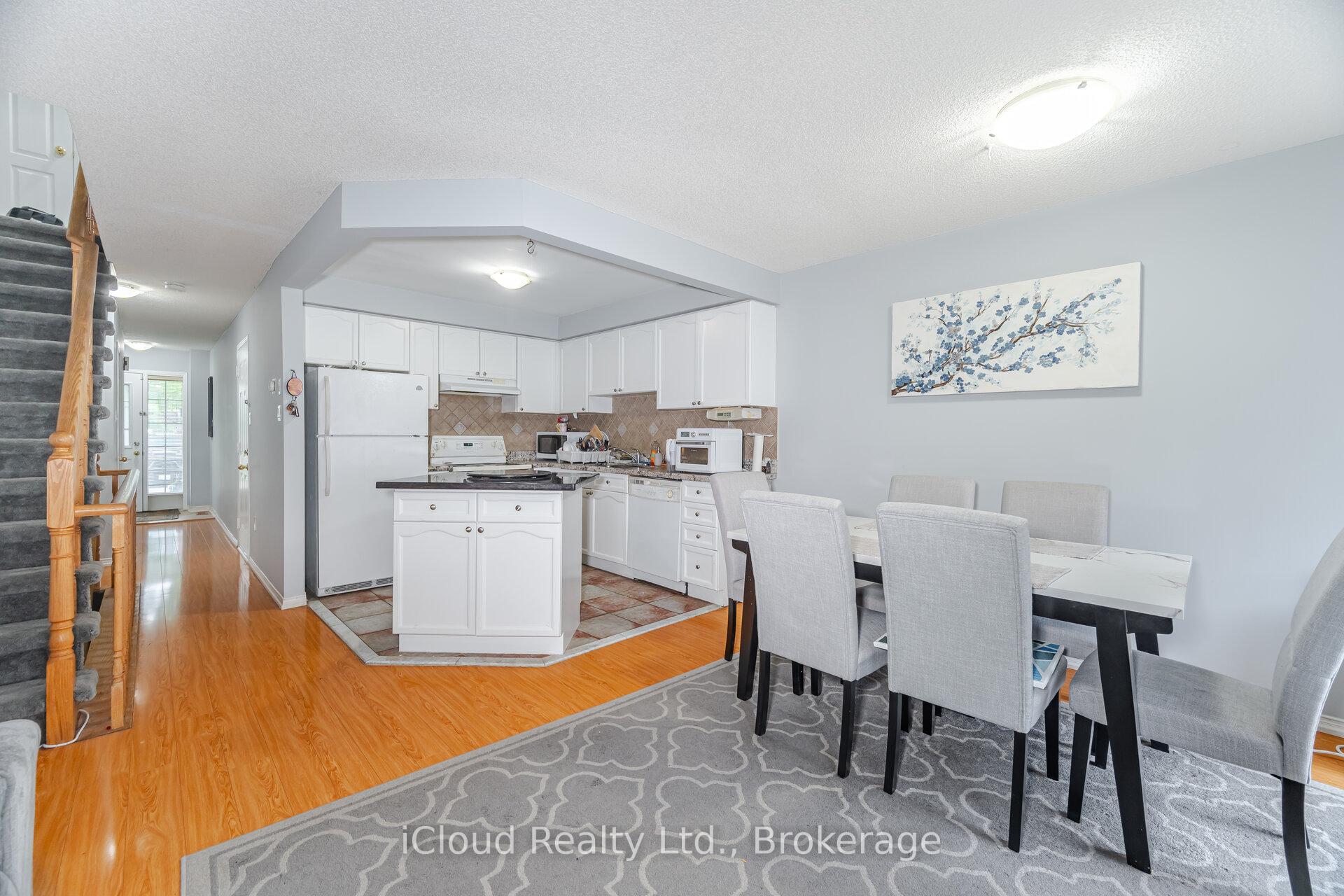 Photo 11 of 35 Tania Crescent, Vaughan, Maple — HOMEH