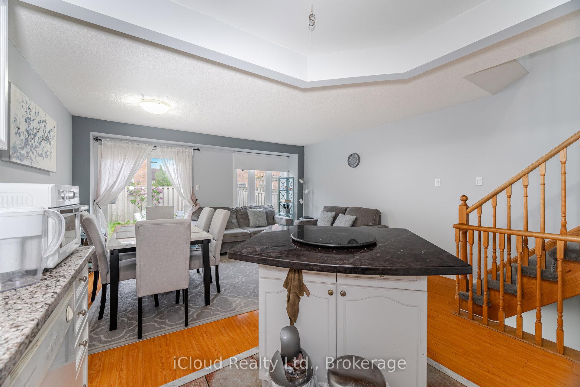 Photo 16 of 35 Tania Crescent, Vaughan, Maple — HOMEH