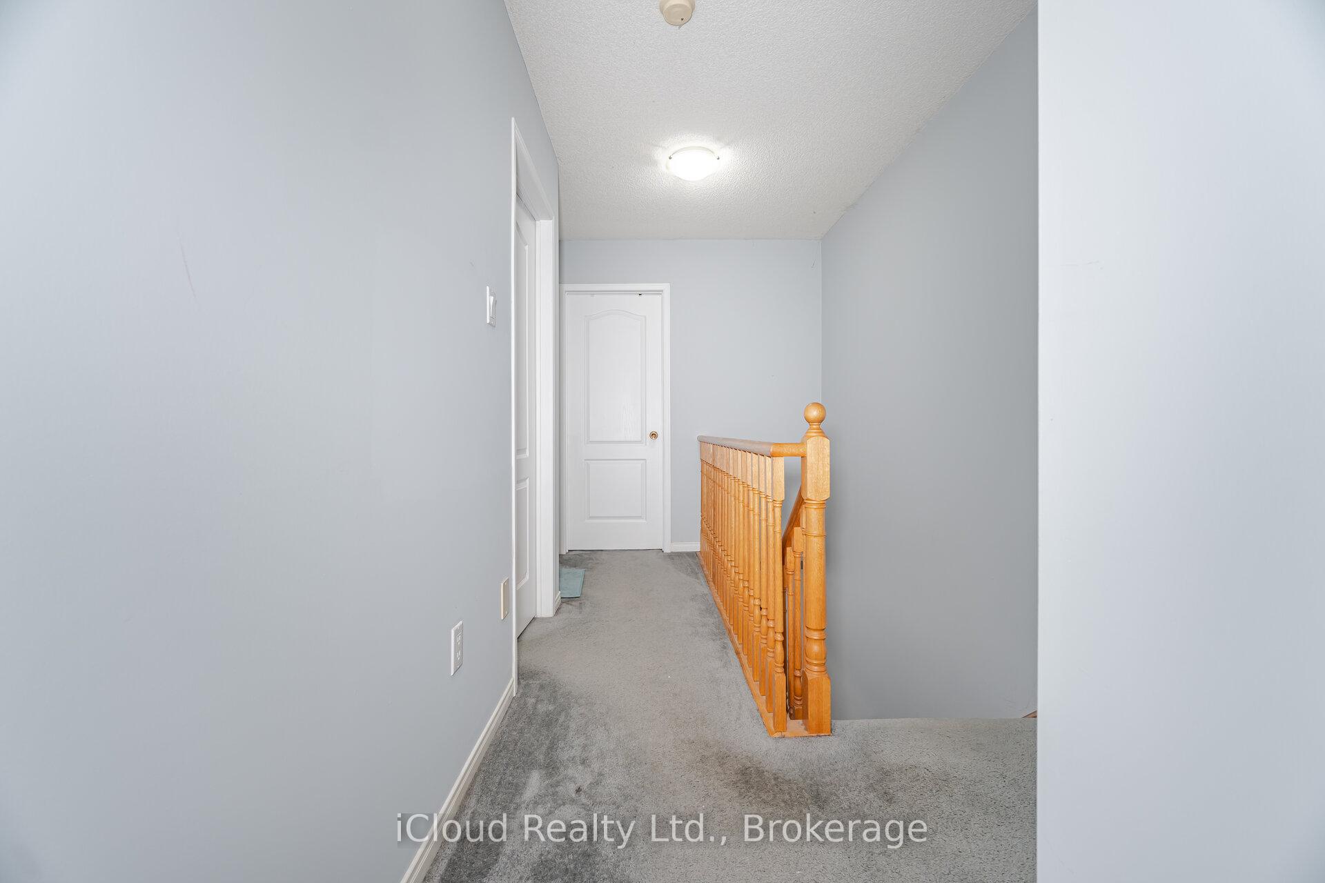 Photo 18 of 35 Tania Crescent, Vaughan, Maple — HOMEH