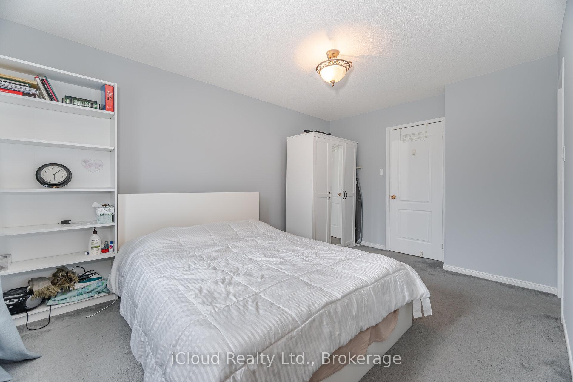 Photo 19 of 35 Tania Crescent, Vaughan, Maple — HOMEH