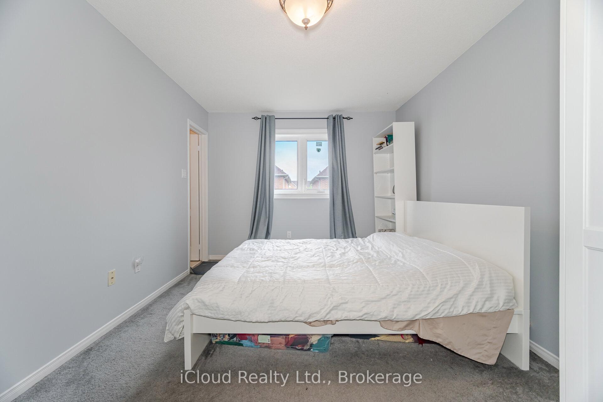 Photo 20 of 35 Tania Crescent, Vaughan, Maple — HOMEH