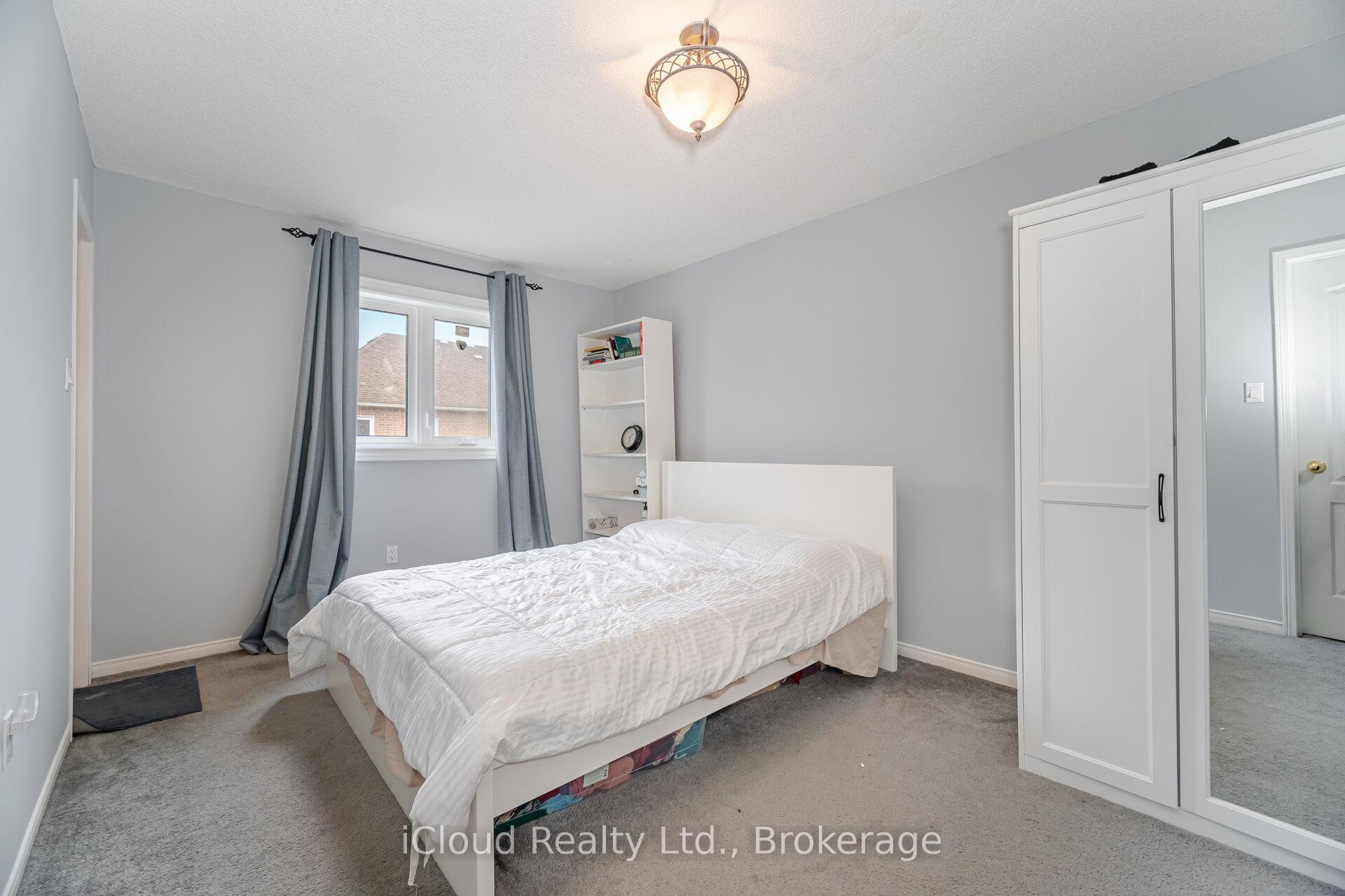 Photo 21 of 35 Tania Crescent, Vaughan, Maple — HOMEH
