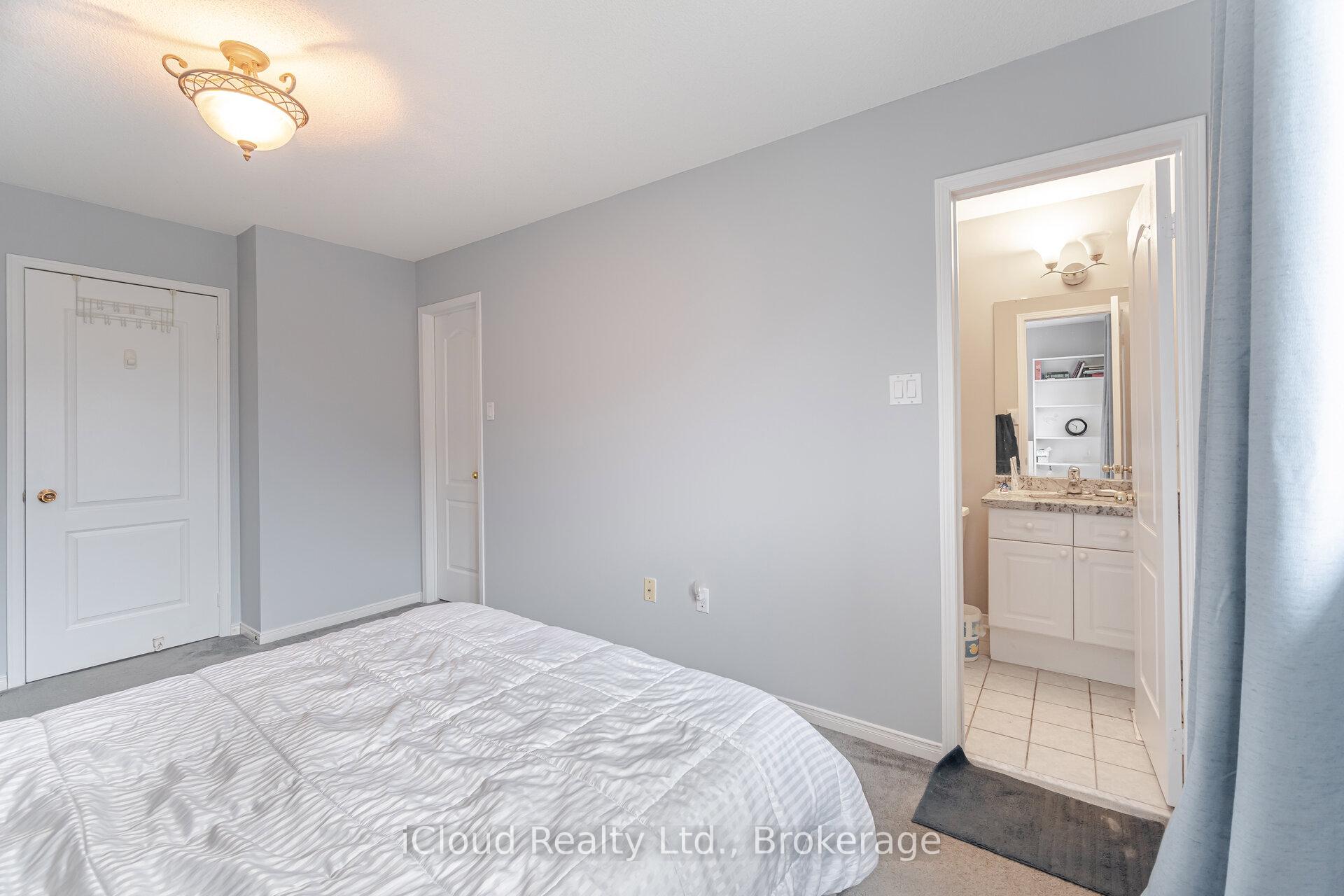 Photo 22 of 35 Tania Crescent, Vaughan, Maple — HOMEH