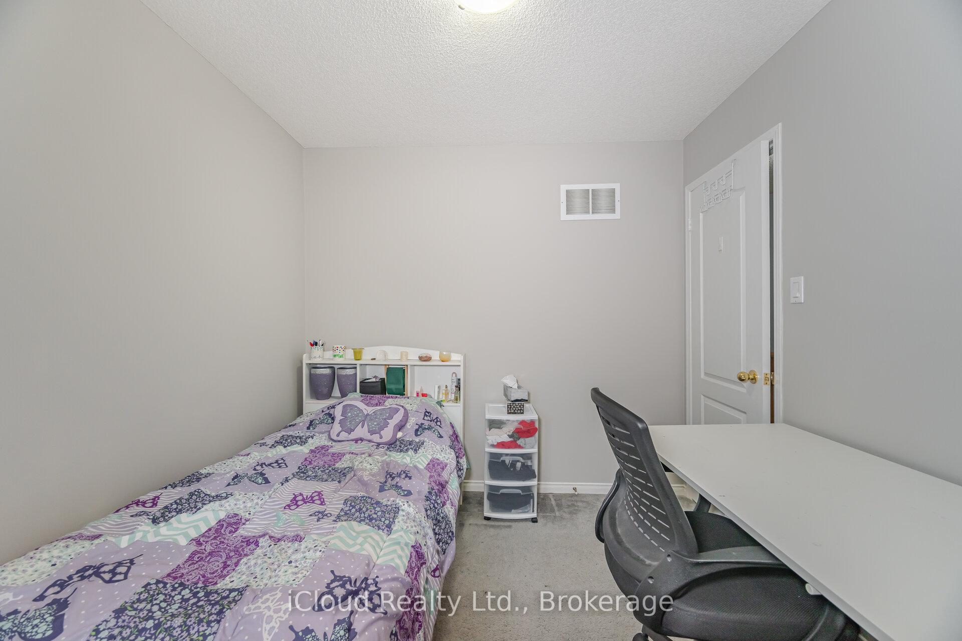 Photo 24 of 35 Tania Crescent, Vaughan, Maple — HOMEH