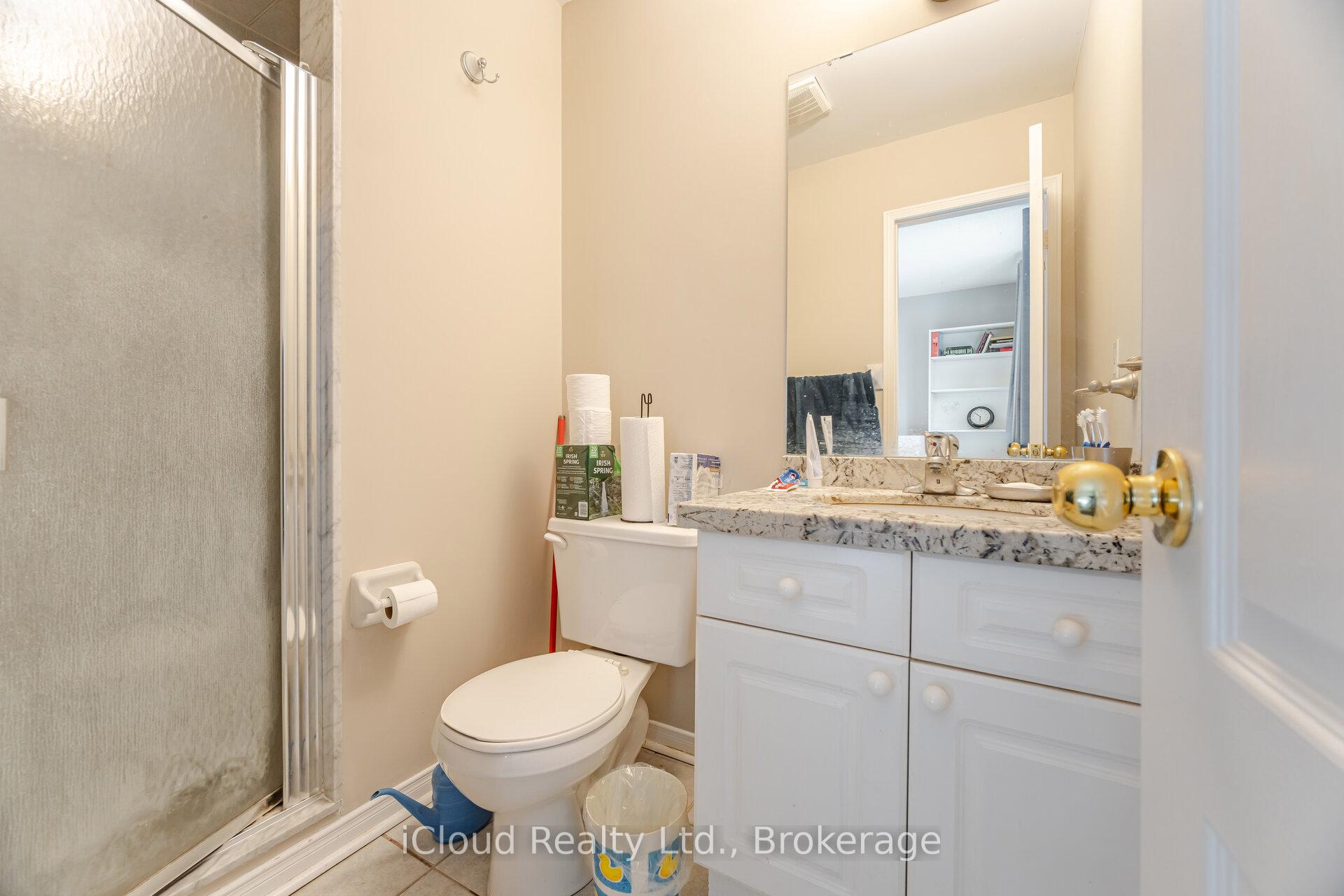 Photo 27 of 35 Tania Crescent, Vaughan, Maple — HOMEH