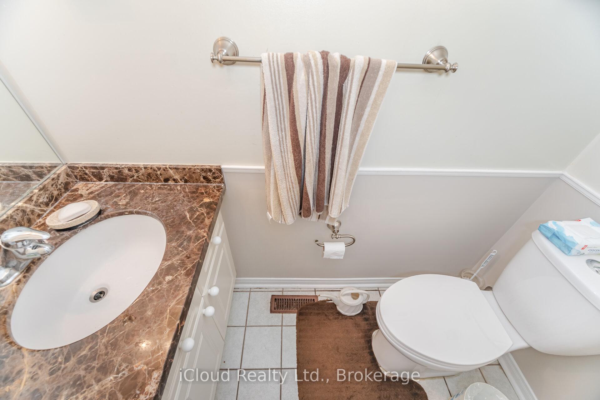 Photo 28 of 35 Tania Crescent, Vaughan, Maple — HOMEH