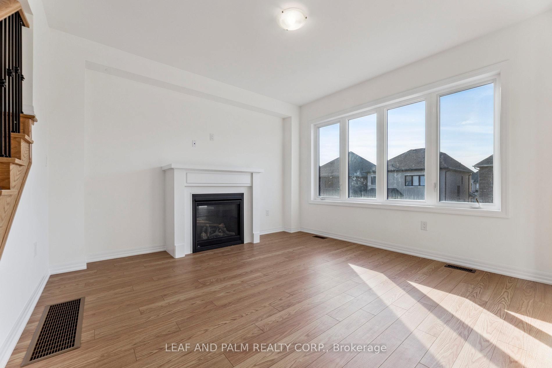 Photo 4 of 35 Ed Ewert Avenue, Clarington, Newcastle — HOMEH
