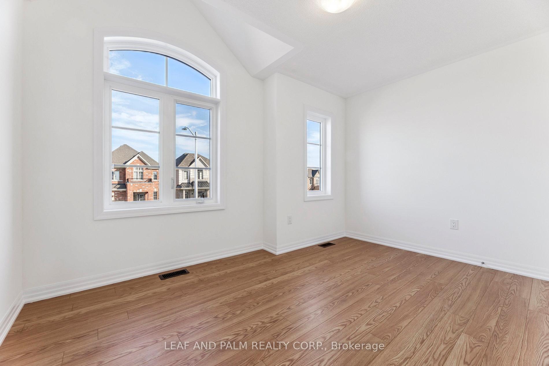 Photo 20 of 35 Ed Ewert Avenue, Clarington, Newcastle — HOMEH