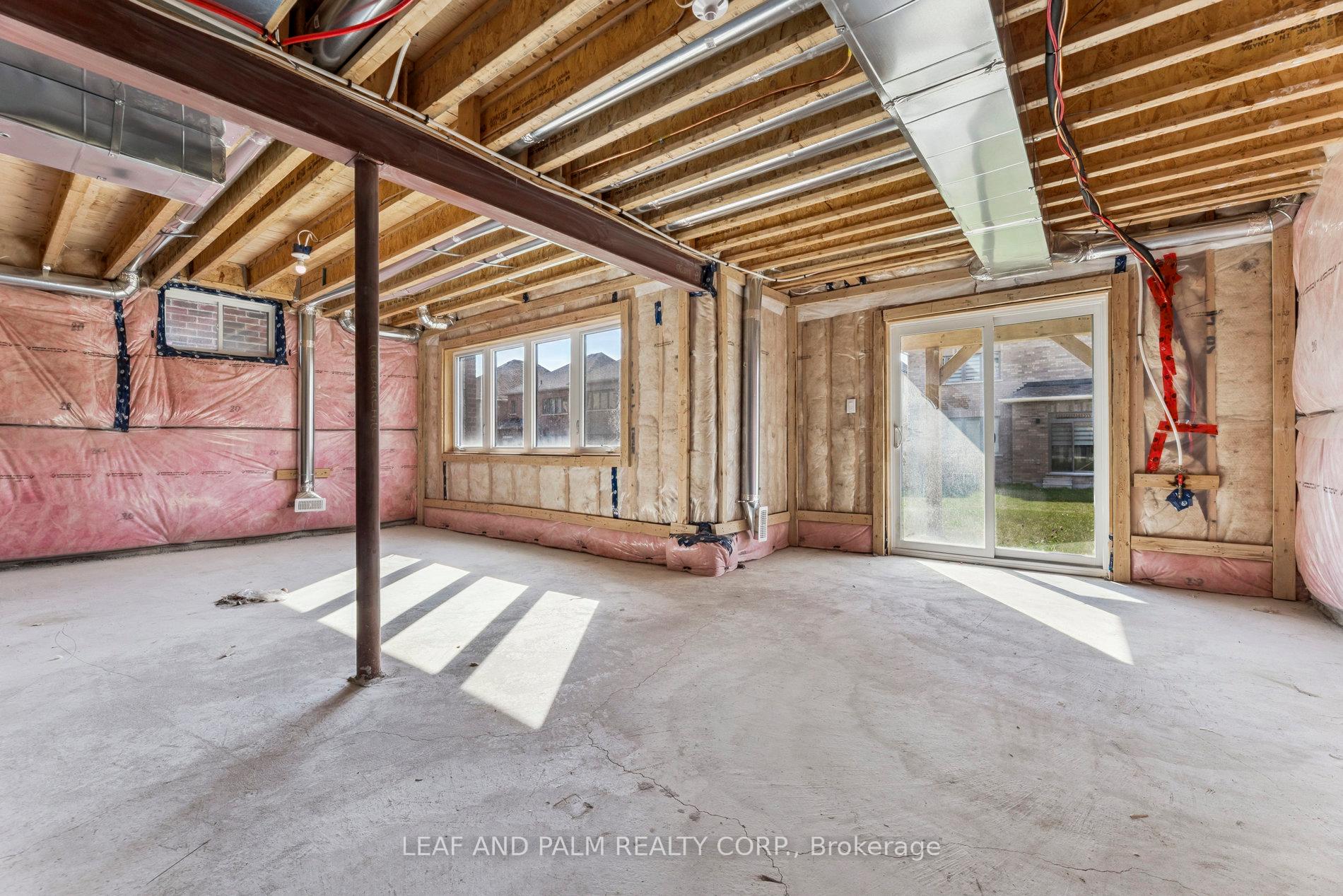Photo 37 of 35 Ed Ewert Avenue, Clarington, Newcastle — HOMEH