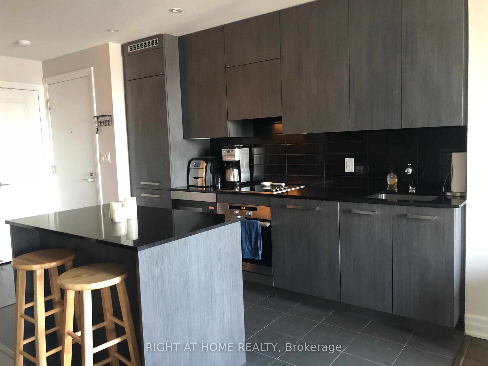 Photo 5 of Unit 2606, 8 The Esplanade, Toronto, Waterfront Communities — HOMEH