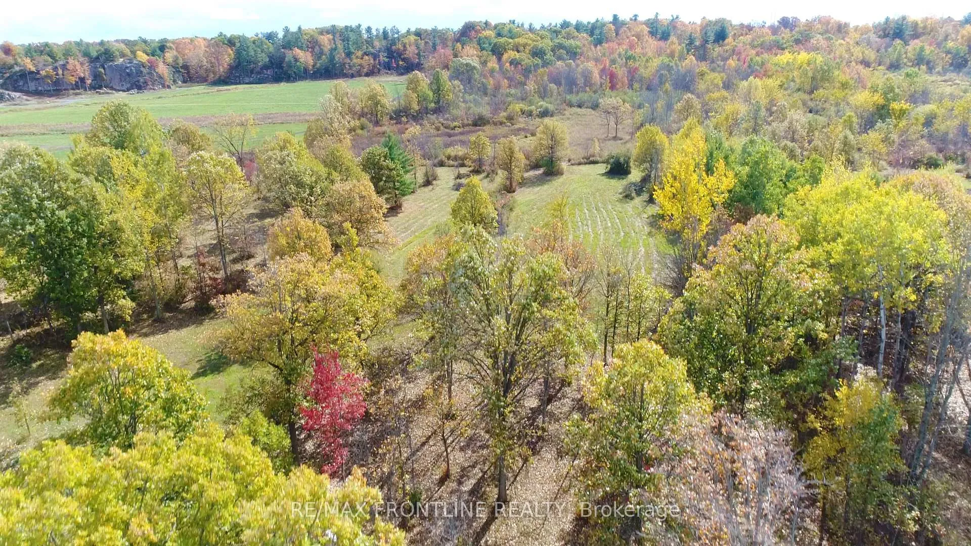Photo 3 of 900 Beaver Road, Gananoque — HOMEH