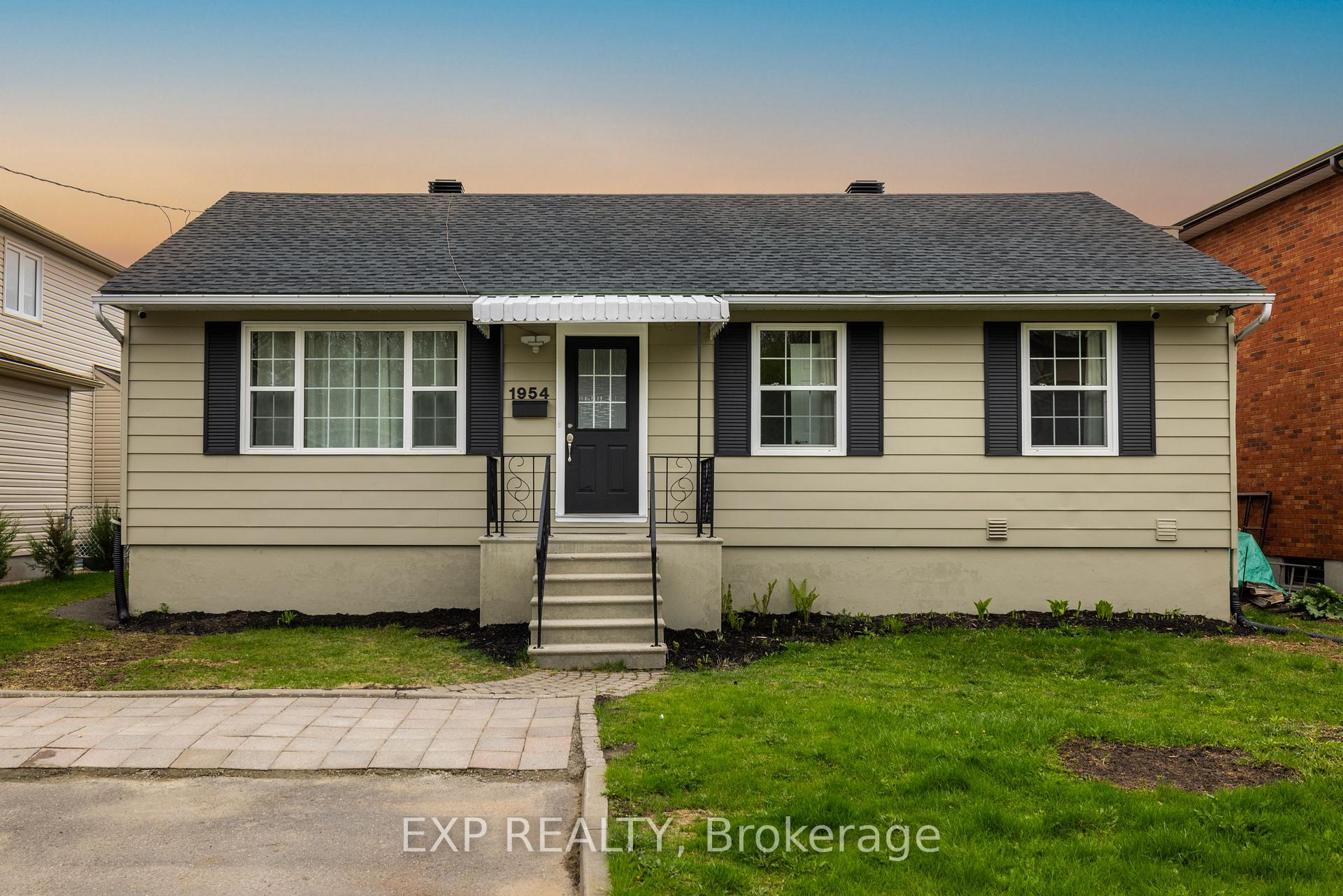 Front of 1954 Rosebella Avenue