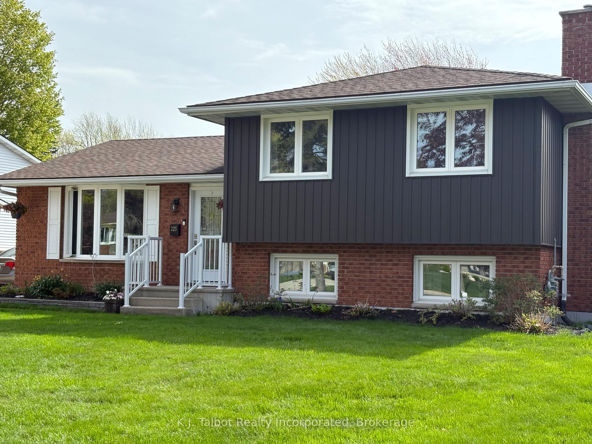Photo 1 of 325 Krohmer Drive, Goderich, Goderich (Town) — HOMEH
