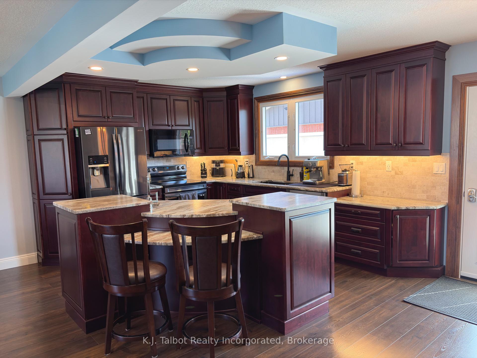 Photo 4 of 325 Krohmer Drive, Goderich, Goderich (Town) — HOMEH