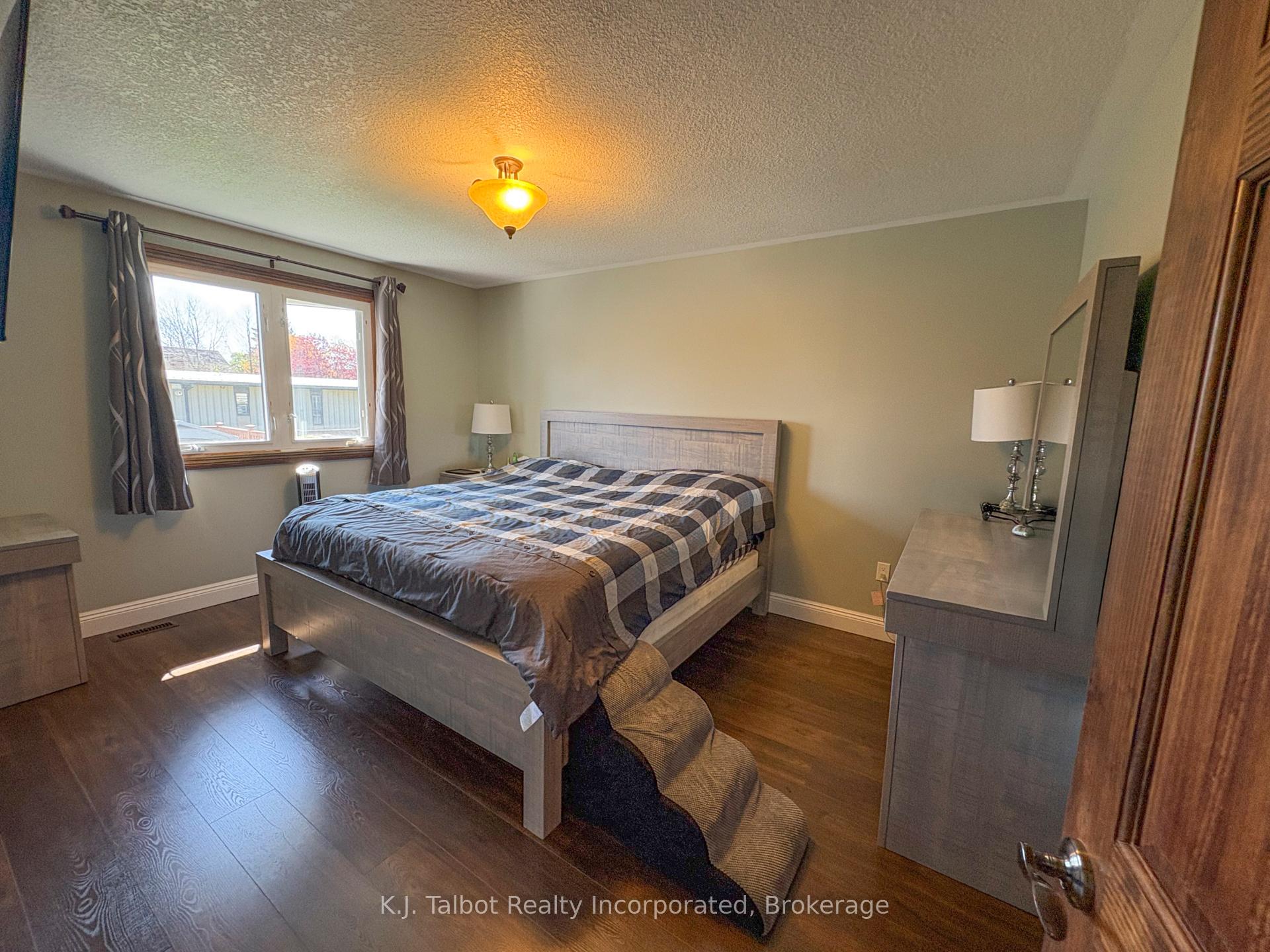 Photo 12 of 325 Krohmer Drive, Goderich, Goderich (Town) — HOMEH