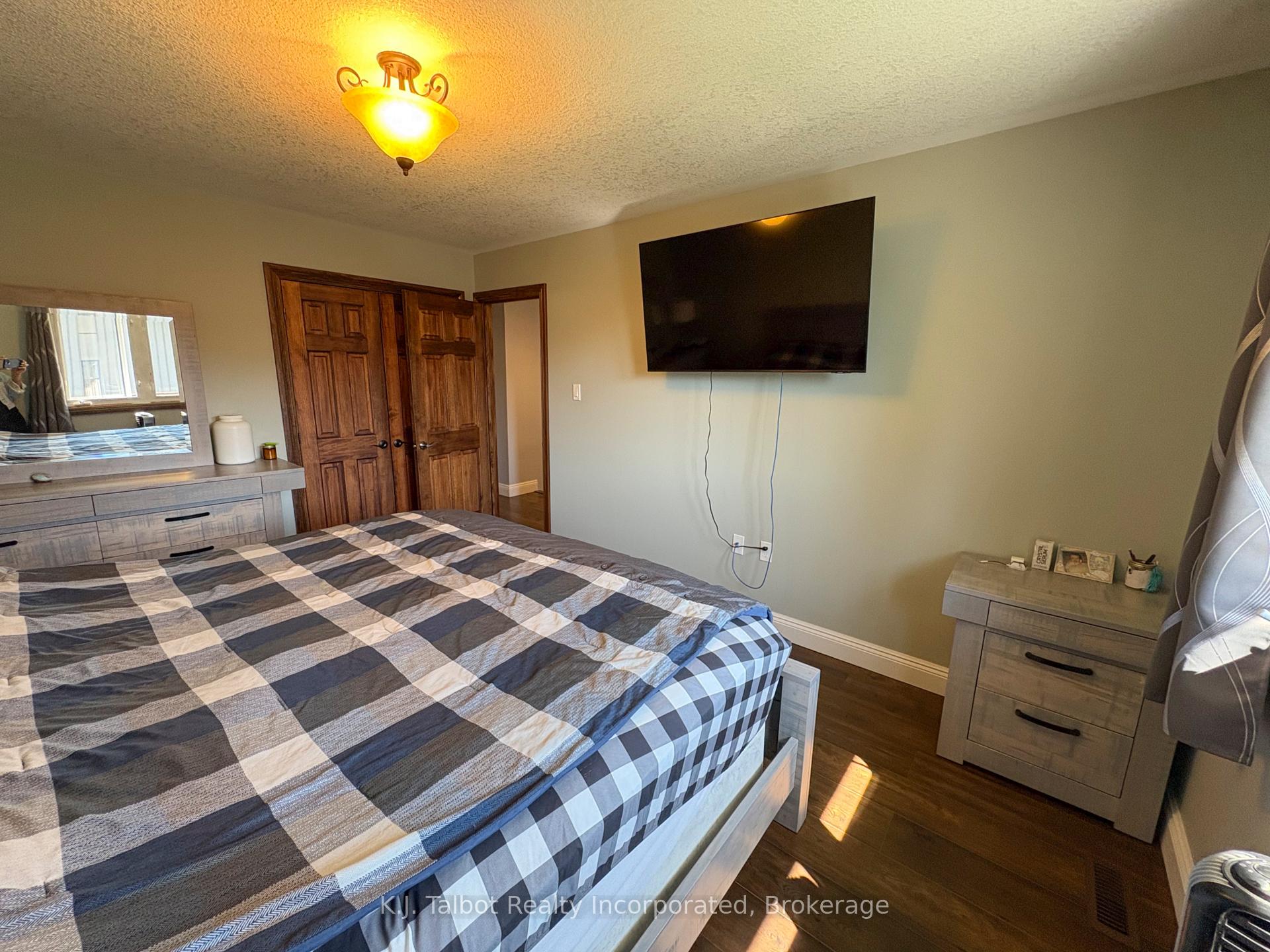 Photo 13 of 325 Krohmer Drive, Goderich, Goderich (Town) — HOMEH