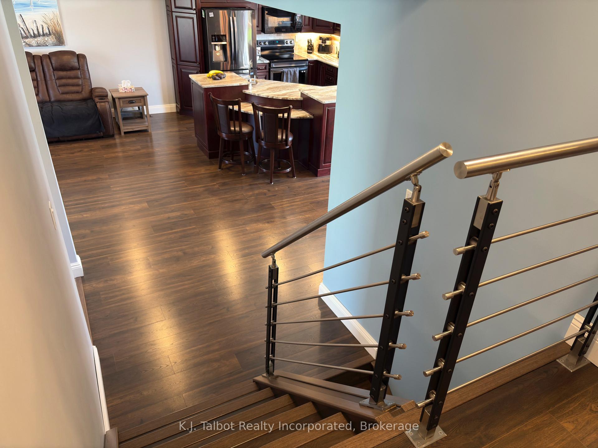 Photo 17 of 325 Krohmer Drive, Goderich, Goderich (Town) — HOMEH