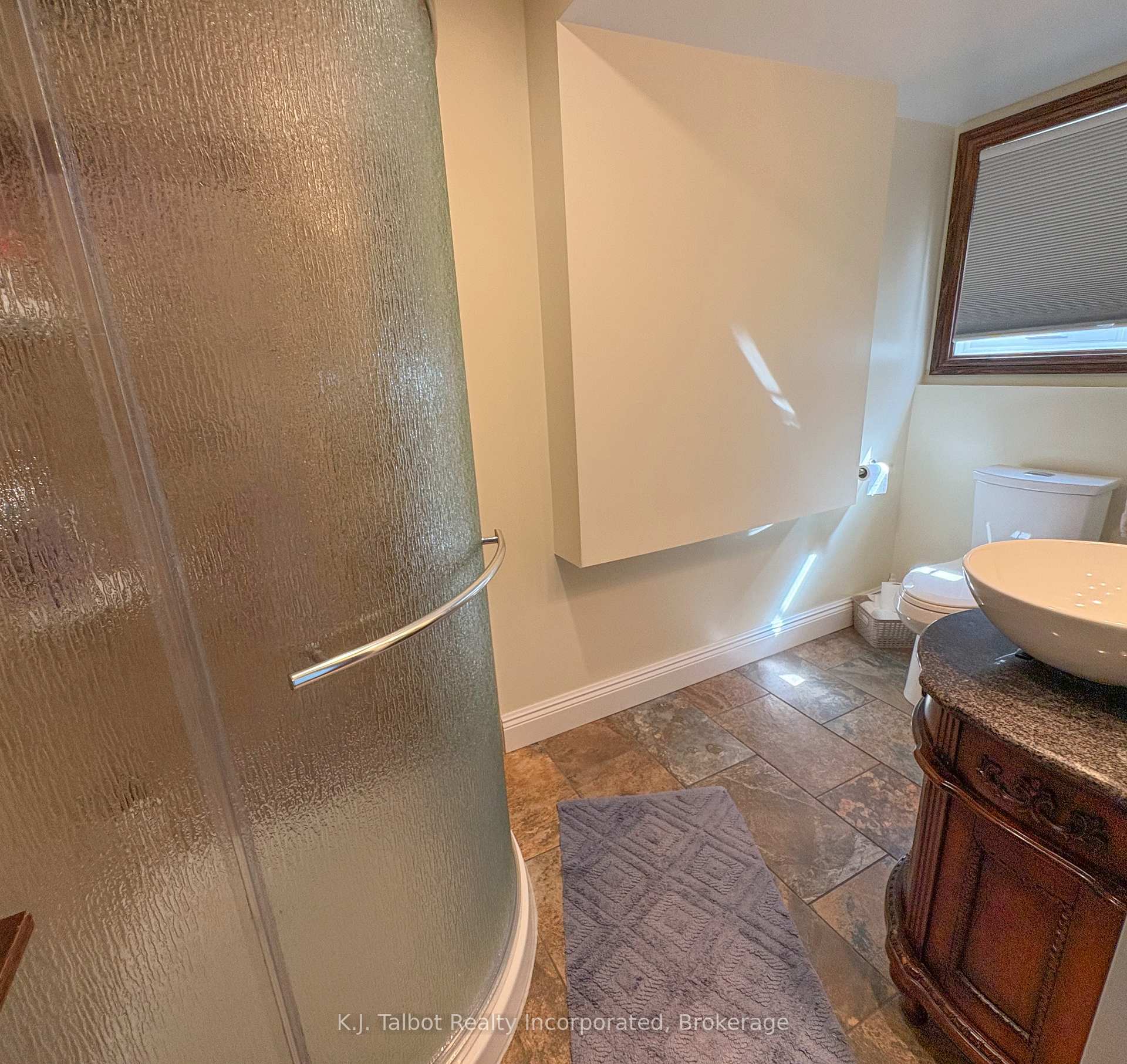 Photo 18 of 325 Krohmer Drive, Goderich, Goderich (Town) — HOMEH