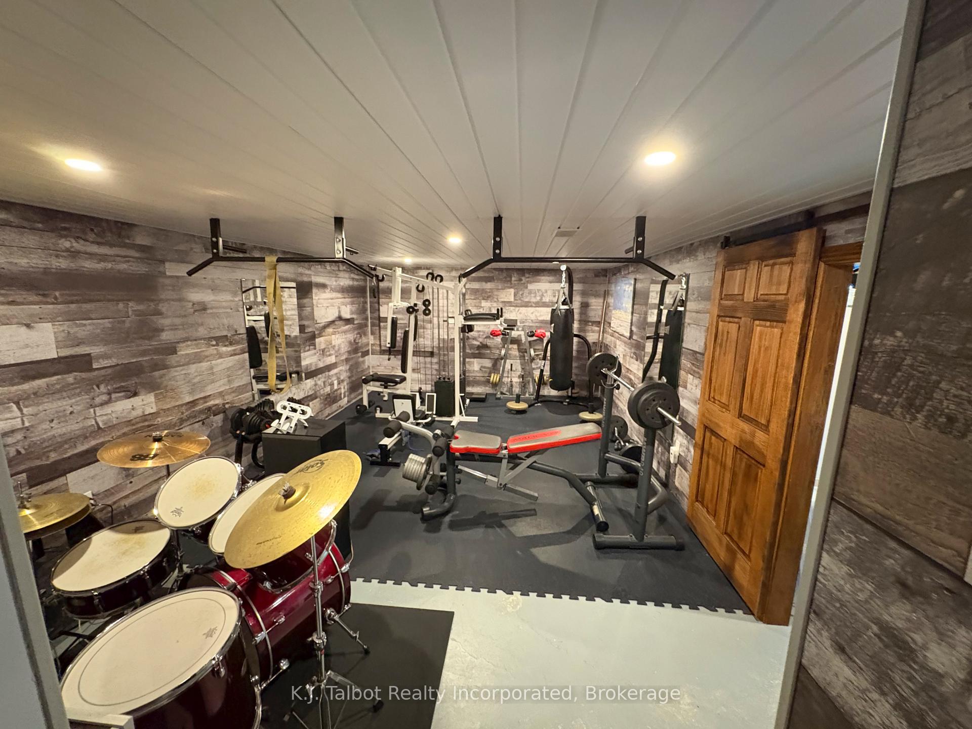 Photo 22 of 325 Krohmer Drive, Goderich, Goderich (Town) — HOMEH